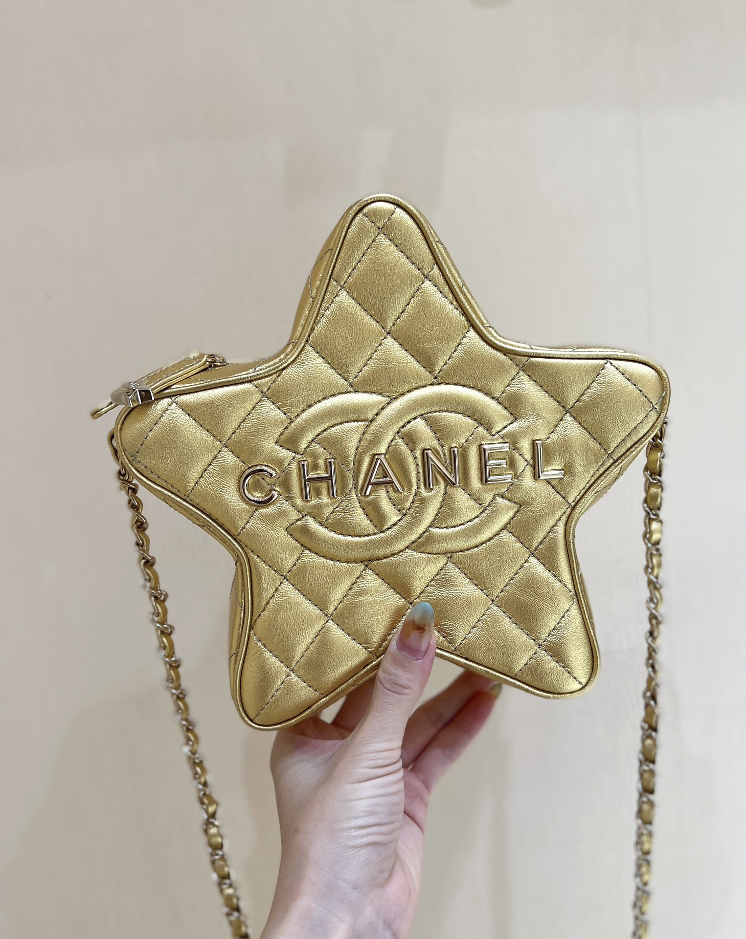 [15A] Chanel Metallic Quilted Walk of Fame Star Bag