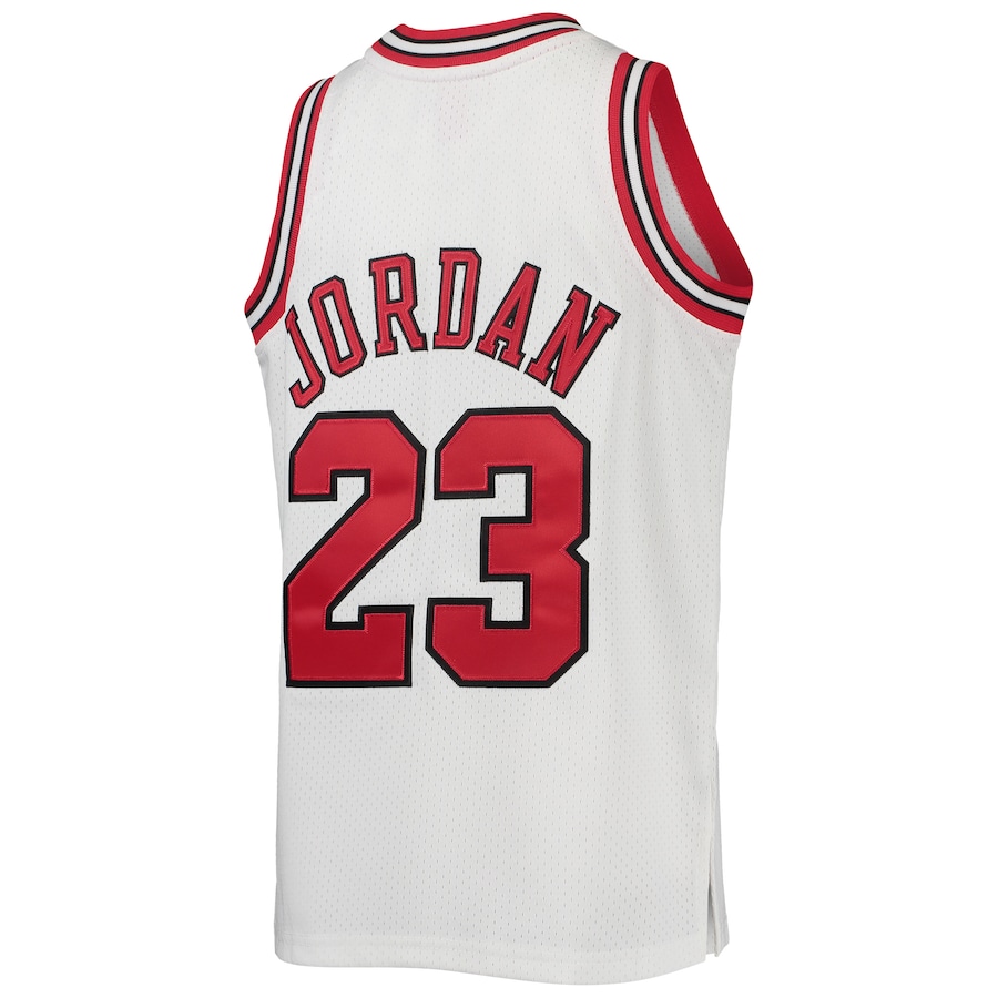 Youth Chicago Bulls Michael Jordan Mitchell & Ness White 1997/98 Hardwood Classics Authentic Jersey