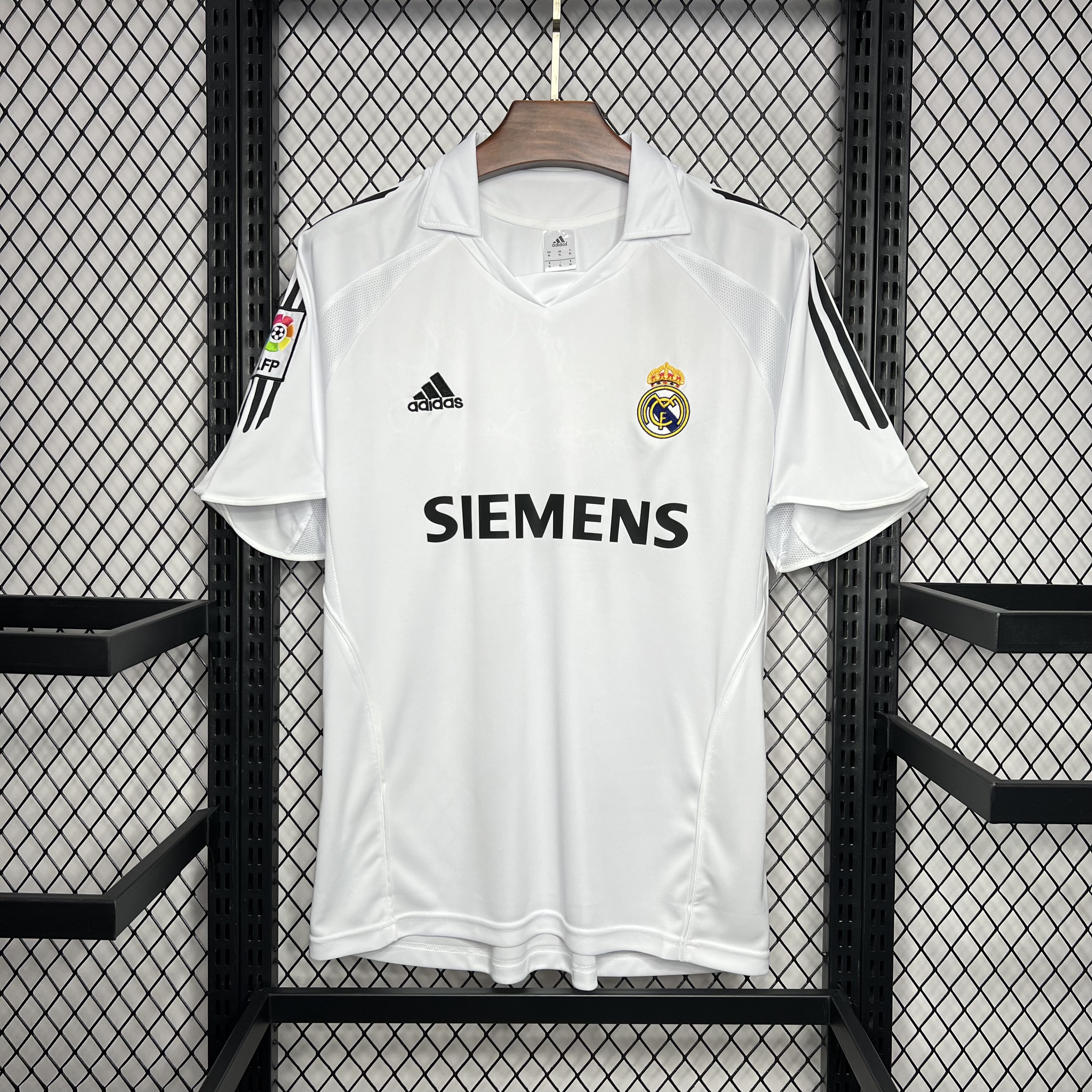 Retro Real Madrid 05-06 Home Stadium Jersey
