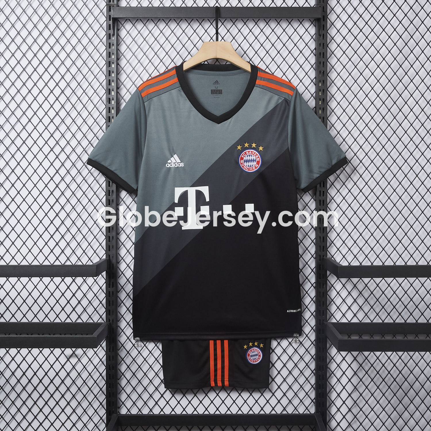 Retro Bayern Munich 2016-17 Away Men's Adult Jersey Set - Fans Version