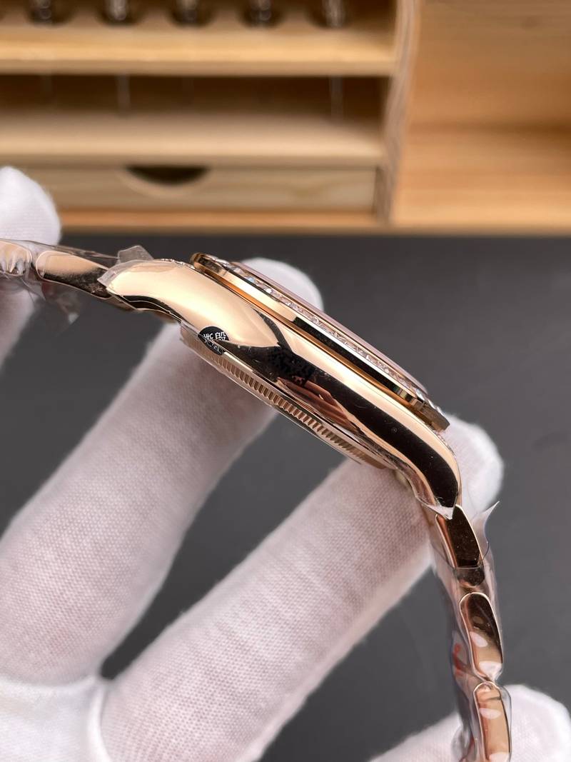 Rolex Daytona Full Rose Gold Baguette Diamond