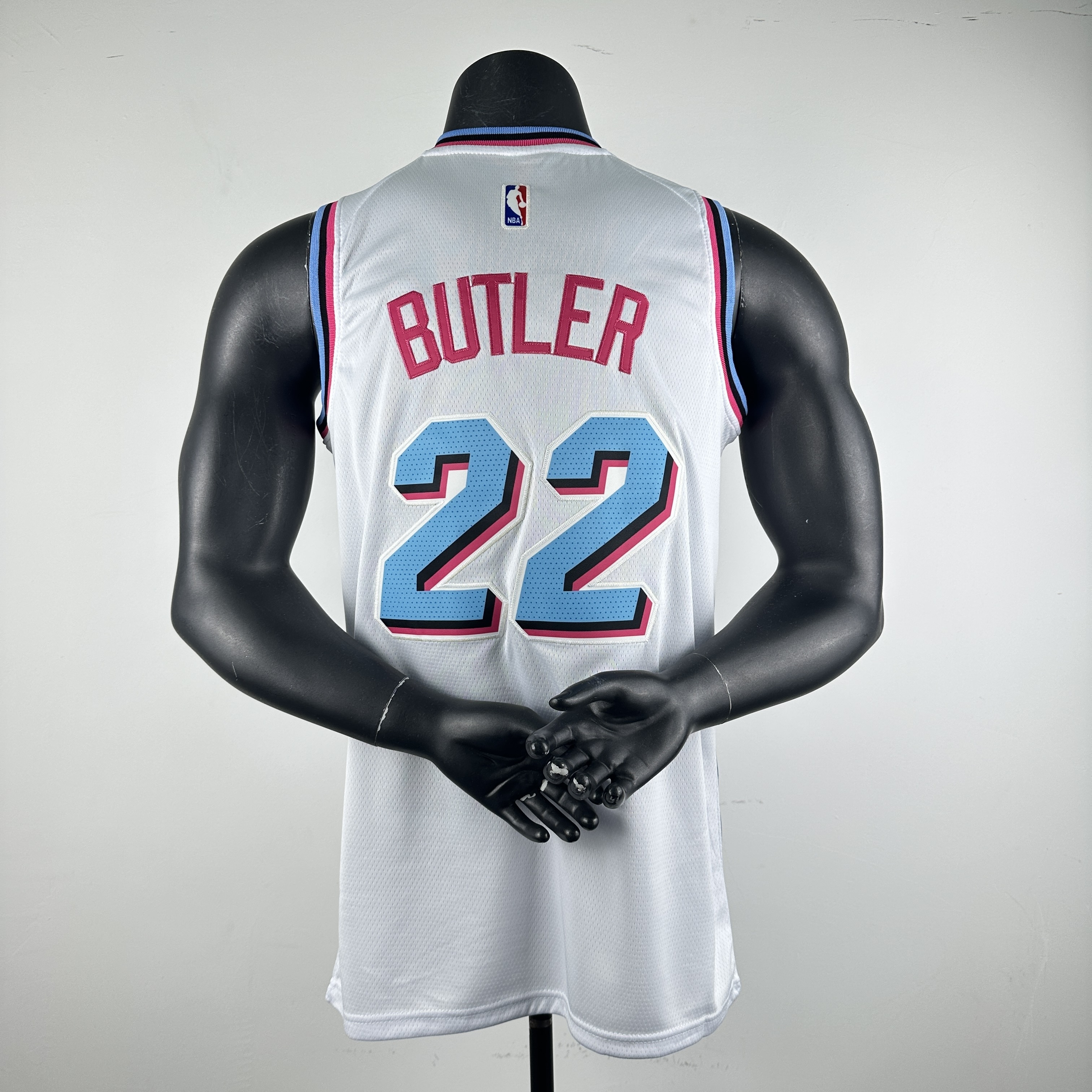 Embroidered Heat Crew Neck White No. 22 Butler