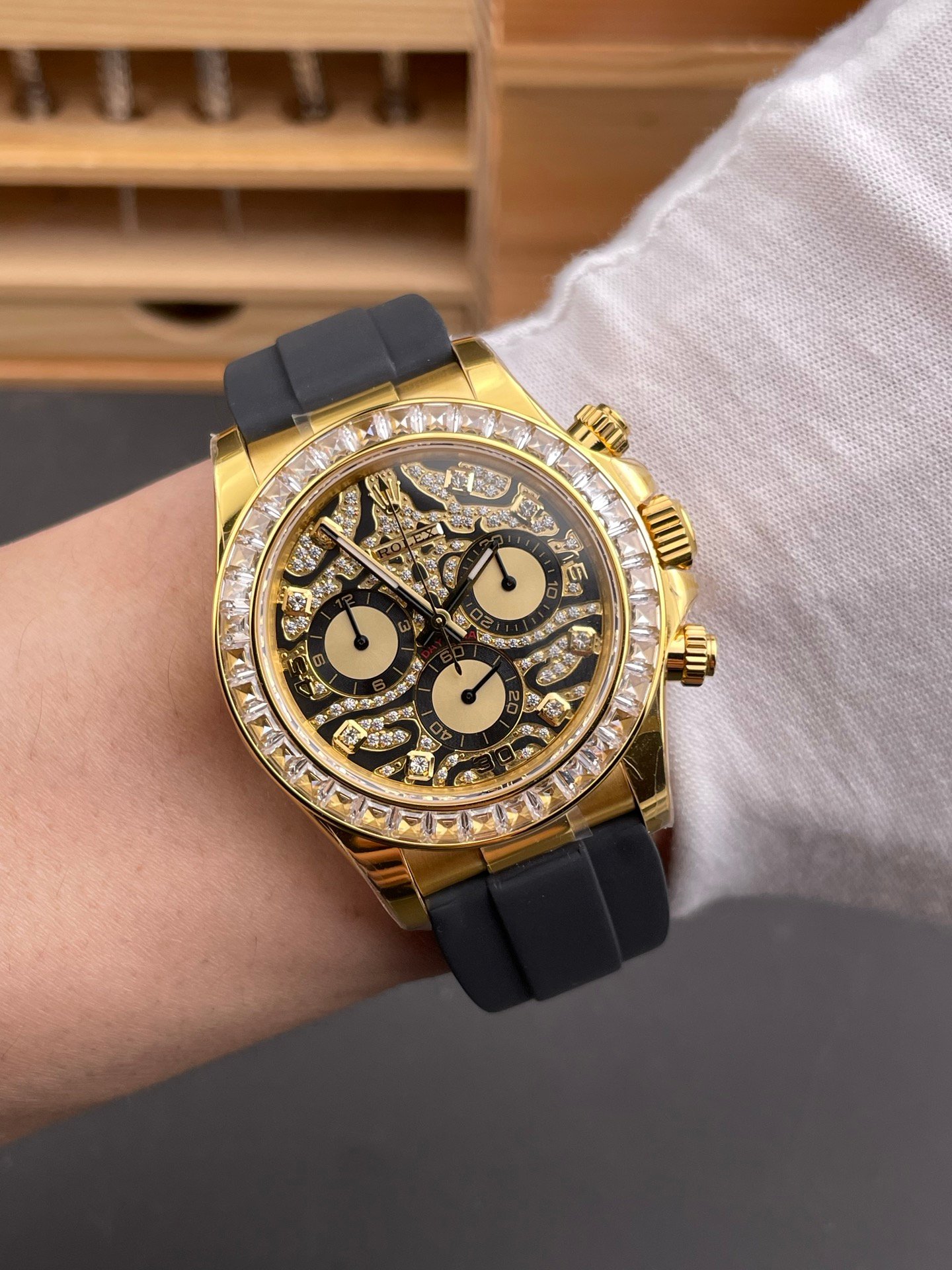 Rolex Daytona Tiger Gold