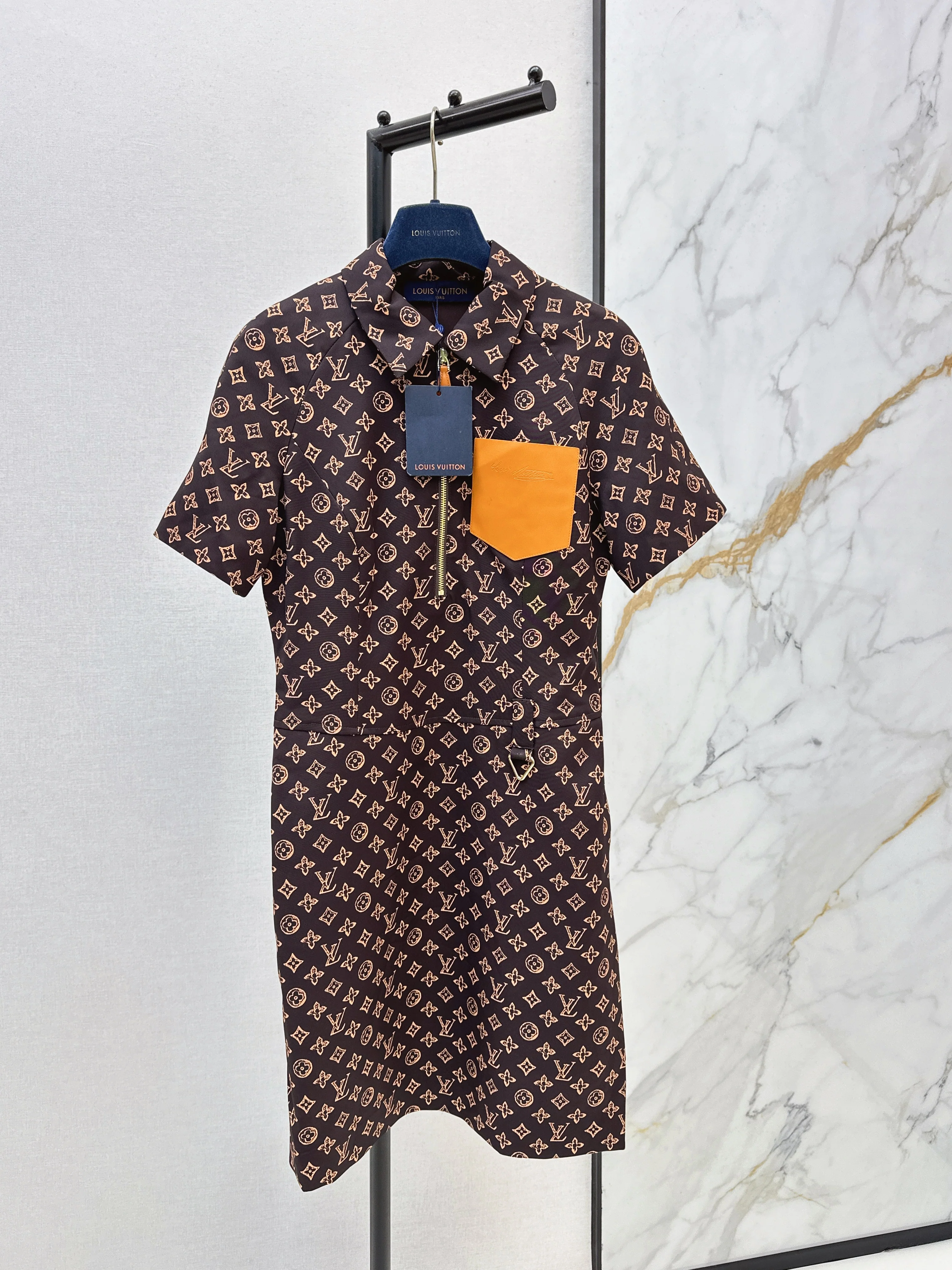 26NEW Printed Short-Sleeve Collared Dress