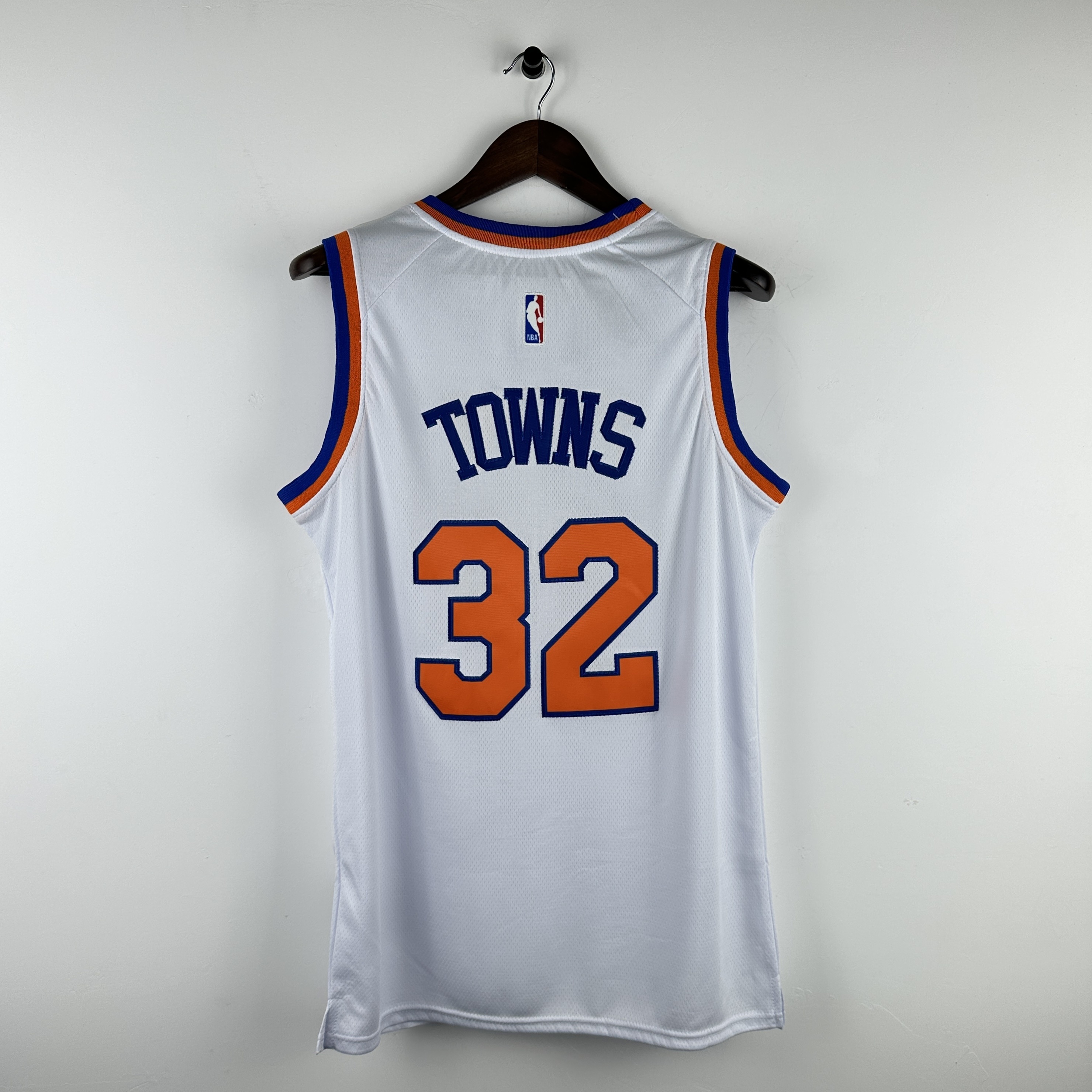 Embroidered Knicks White No. 32 Towns