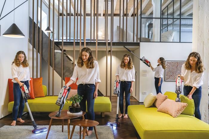 HOOVER - Aspirapolvere ricaricabile HF910H 011-Rosso, Titanio