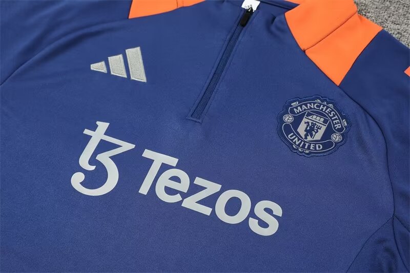 2024/25 Manchester United Half Zip Training Kit..