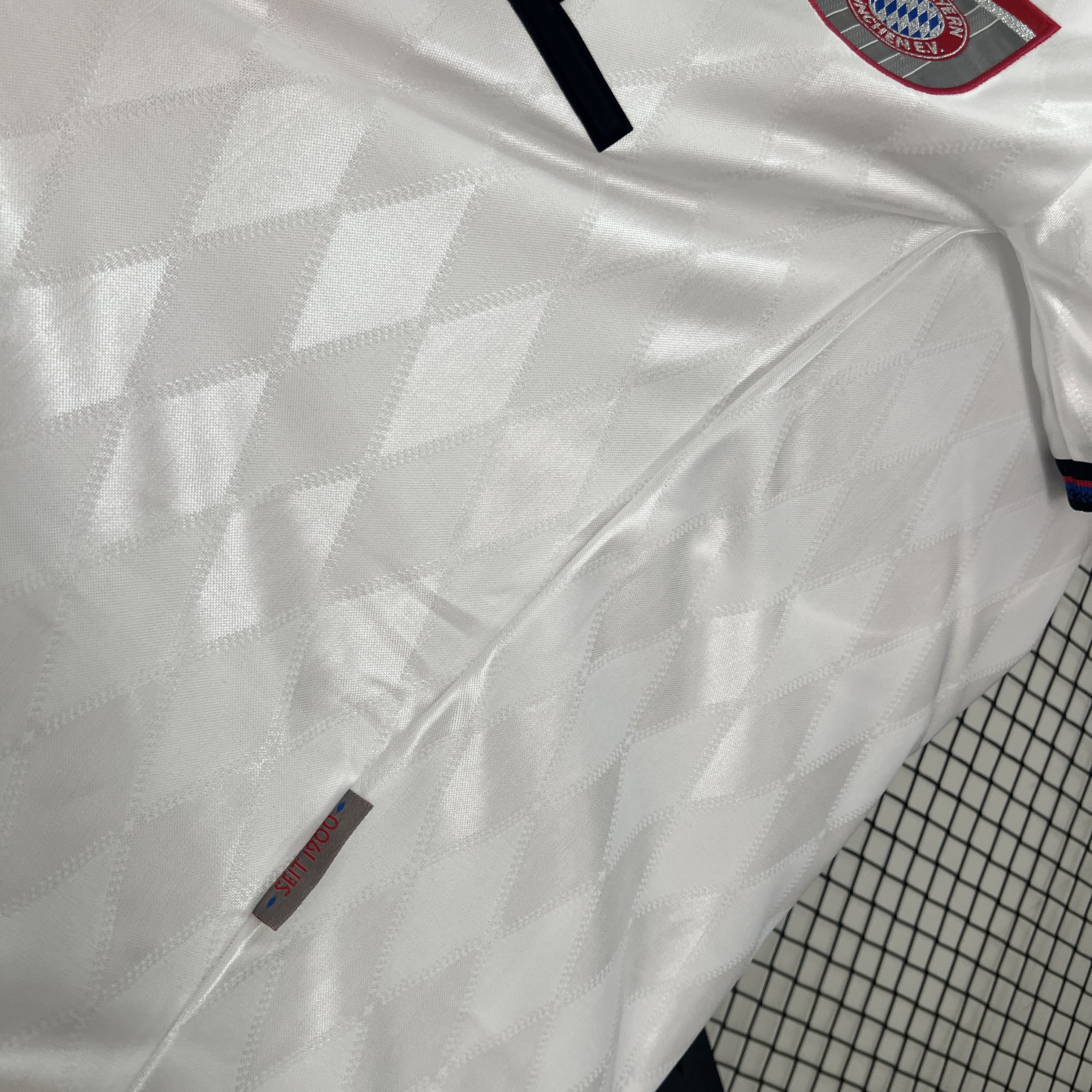 96/98 Bayern Munich retro away jersey - Fans Edition