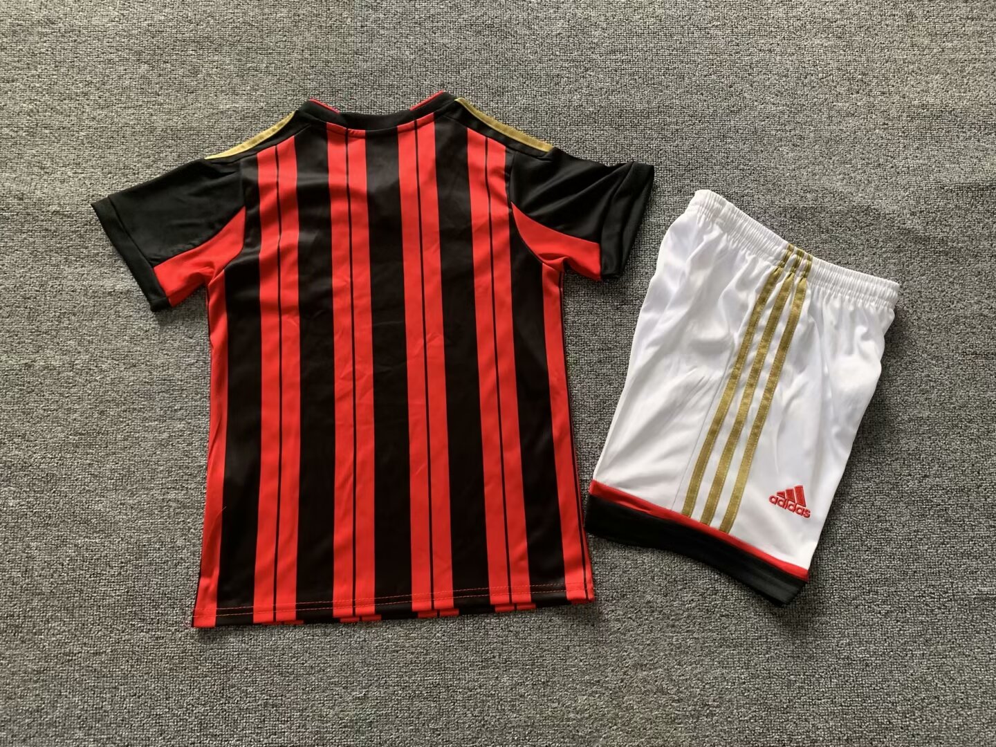 2013/14 AC Milan Home Retro - Kids Kit