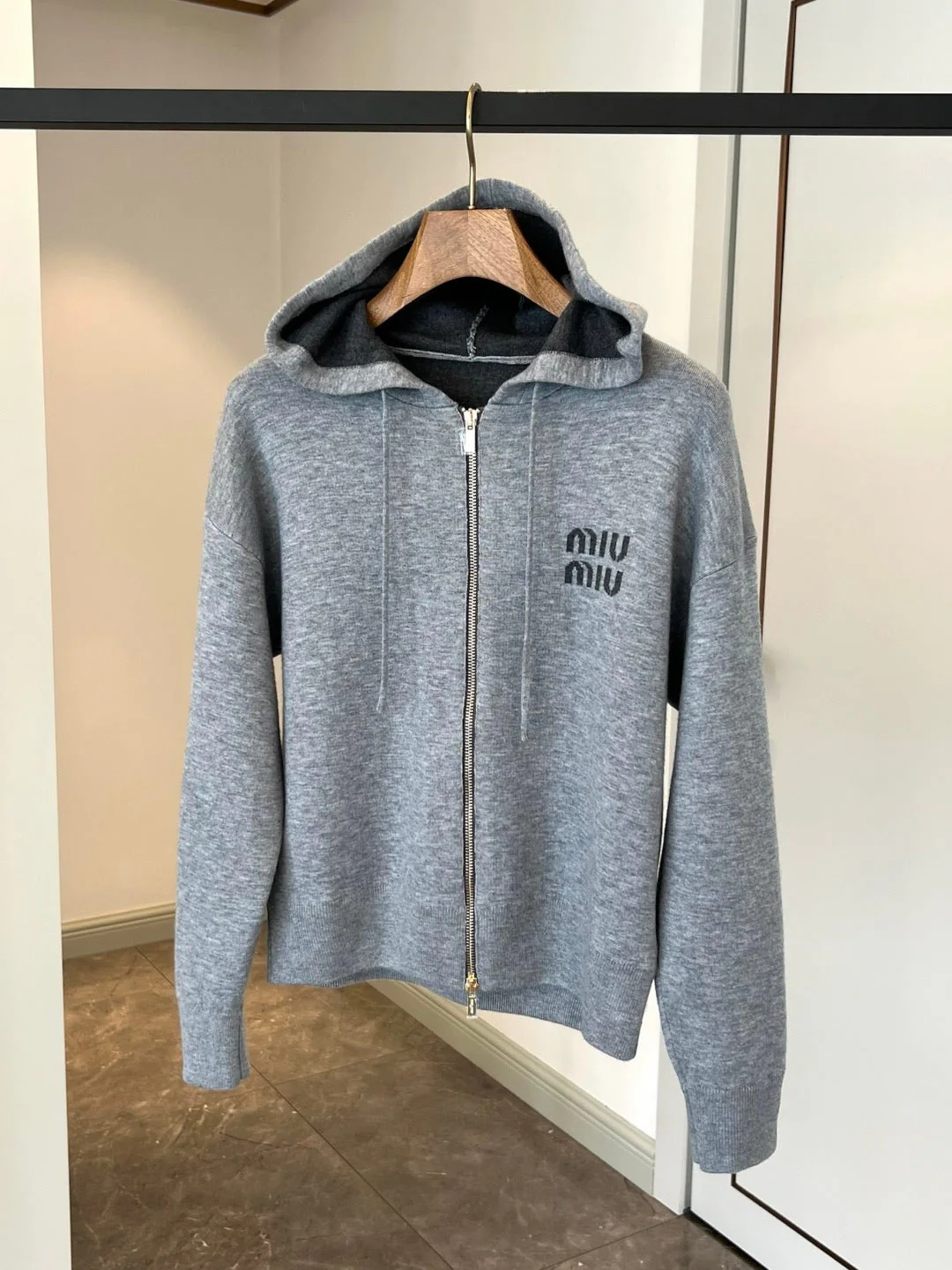 Hooded zip-up cardigan