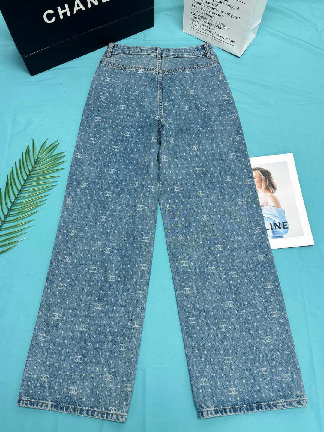 wide-leg straight jeans