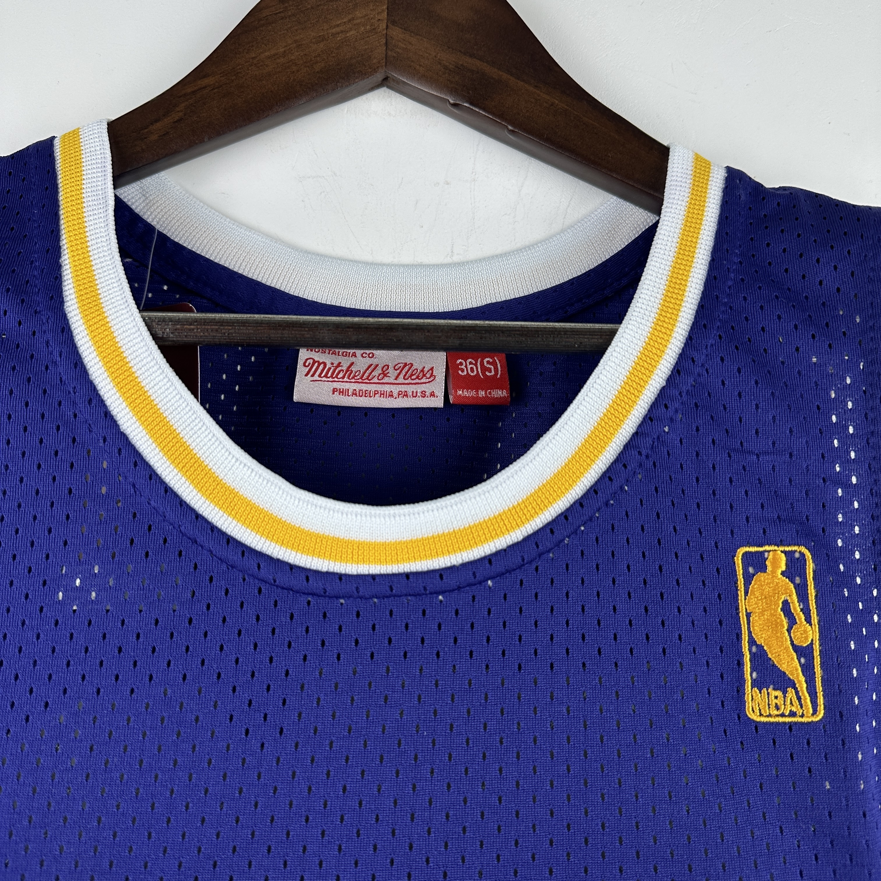 Embroidered MN Retro Jersey Lakers 96/97 Season Crew Neck Purple No. 8 Kobe