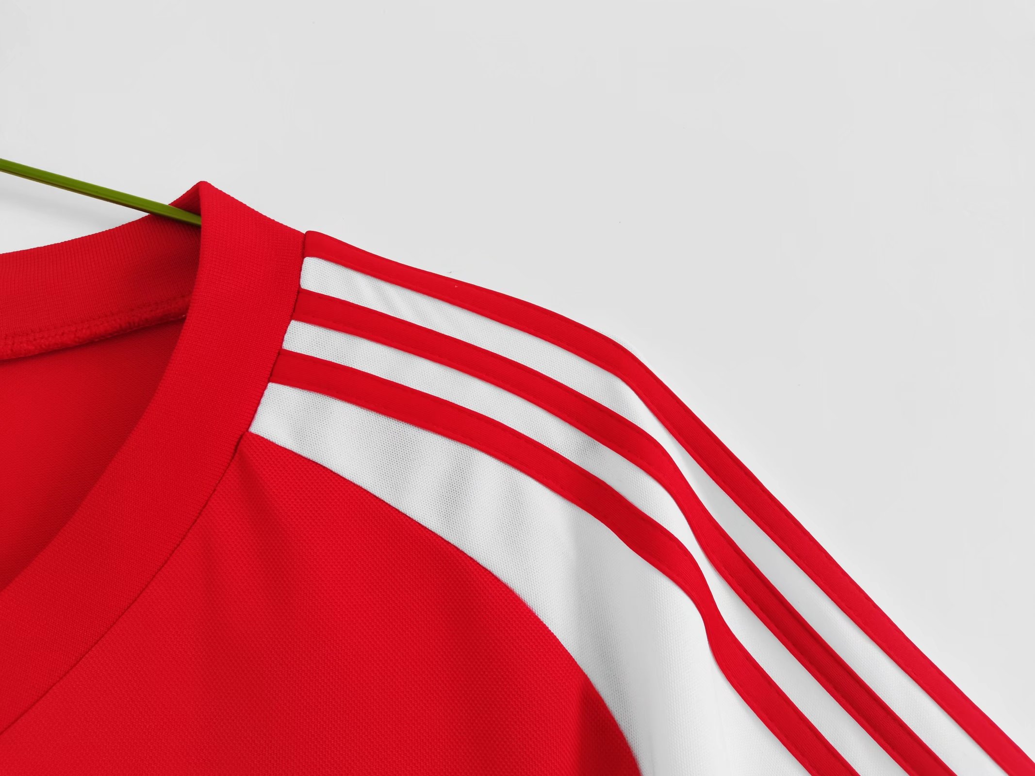 1982 Wales home retro jersey 1:1 Thai quality-Fans