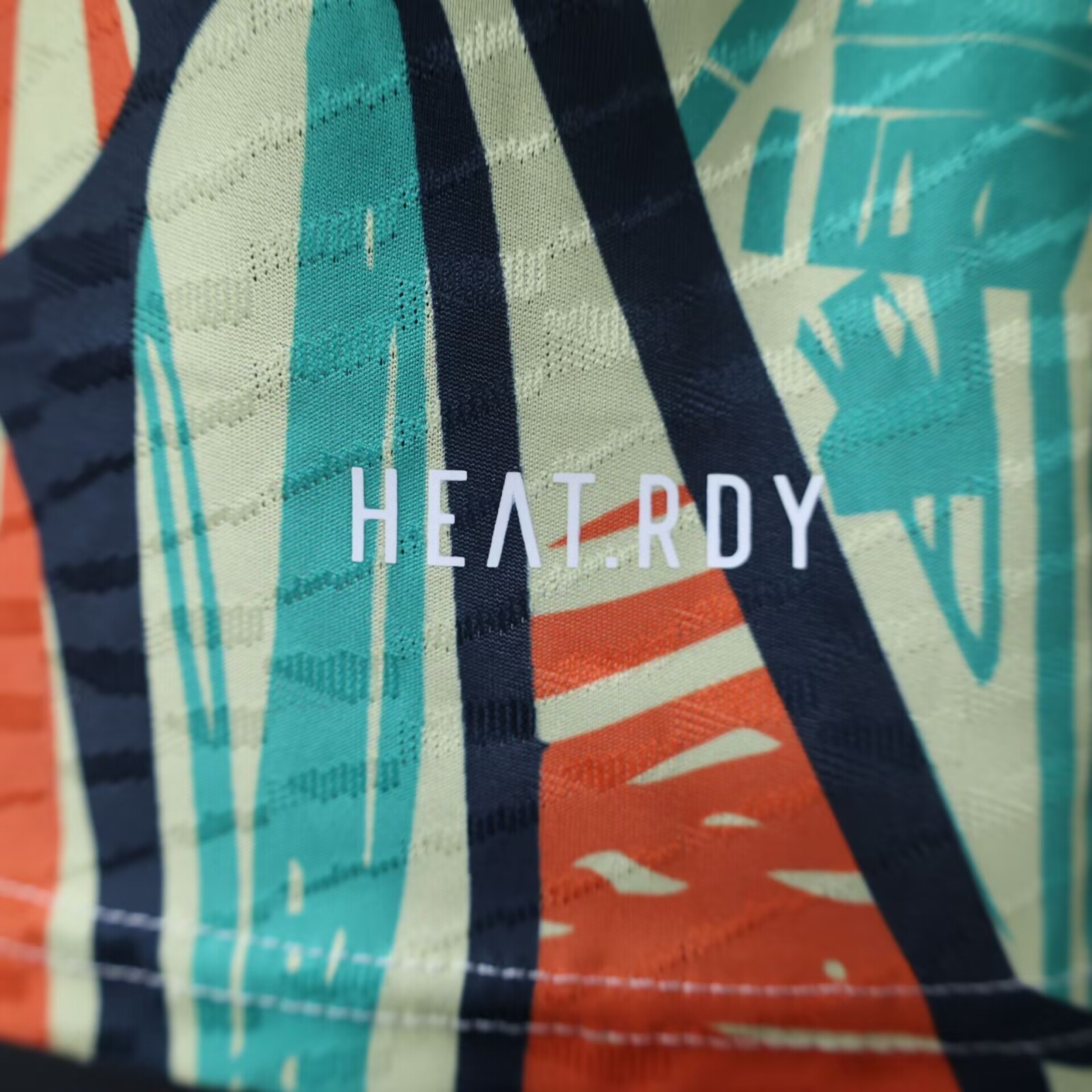 2024/25 Arsenal Training Shirt - Player Edition