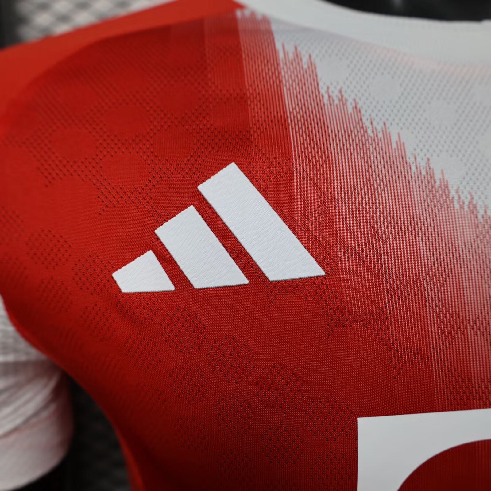 25-26 Bayern Munich Home Shirt - Player Edition