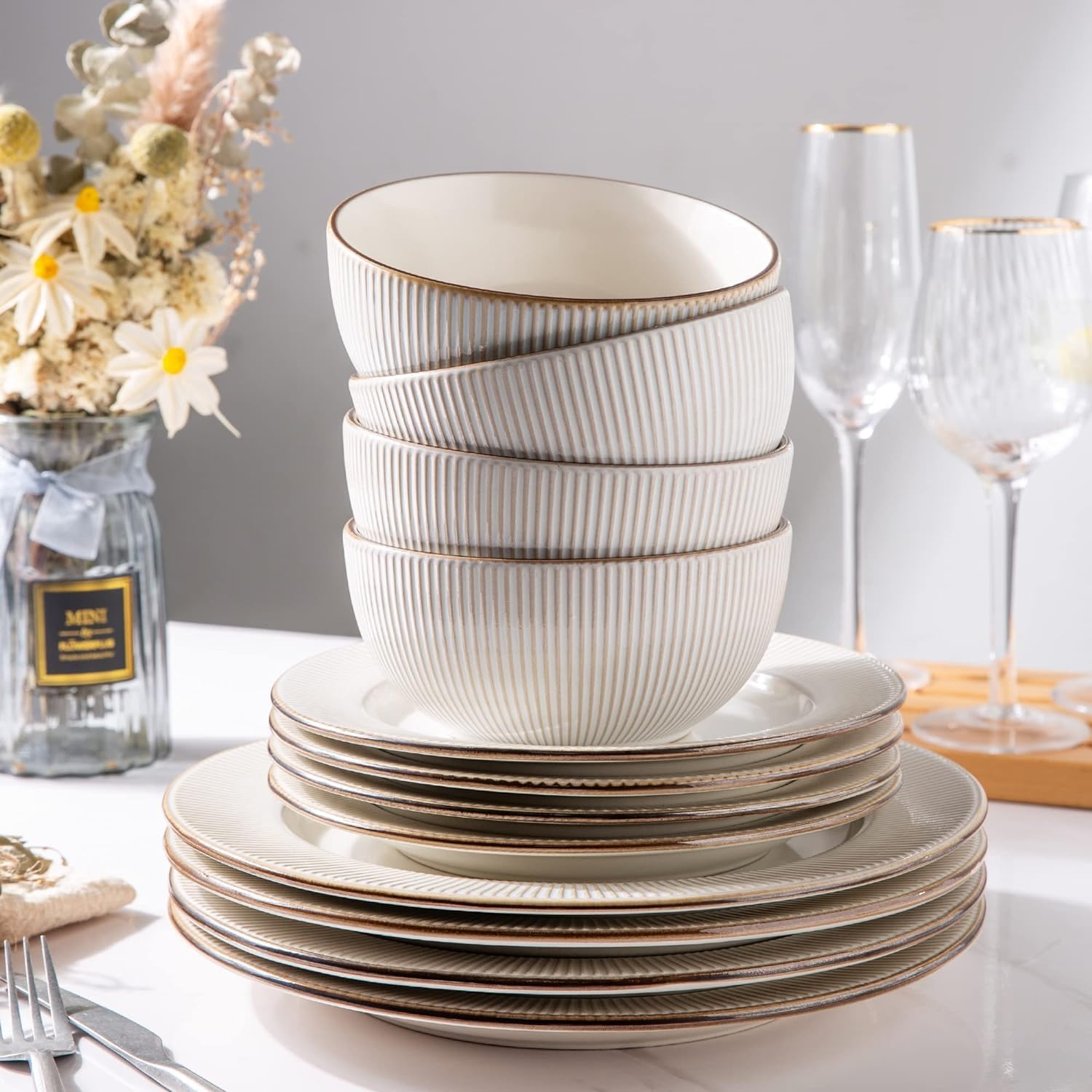 18-Piece Embossed Ceramic Dinnerware Set Dishwasher Microwave Safe Stackable Modern Gift for Wedding Housewarming