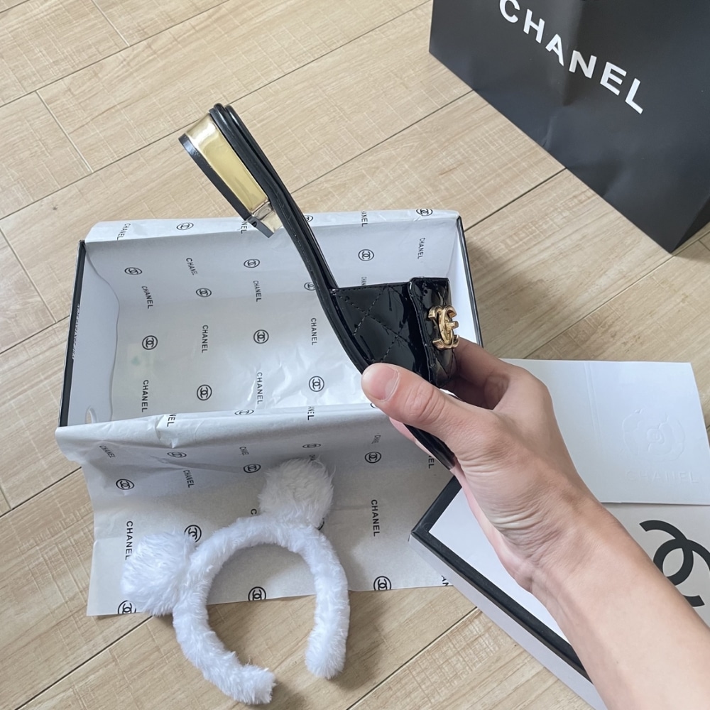 Chanel Quilted Patent Slides Black