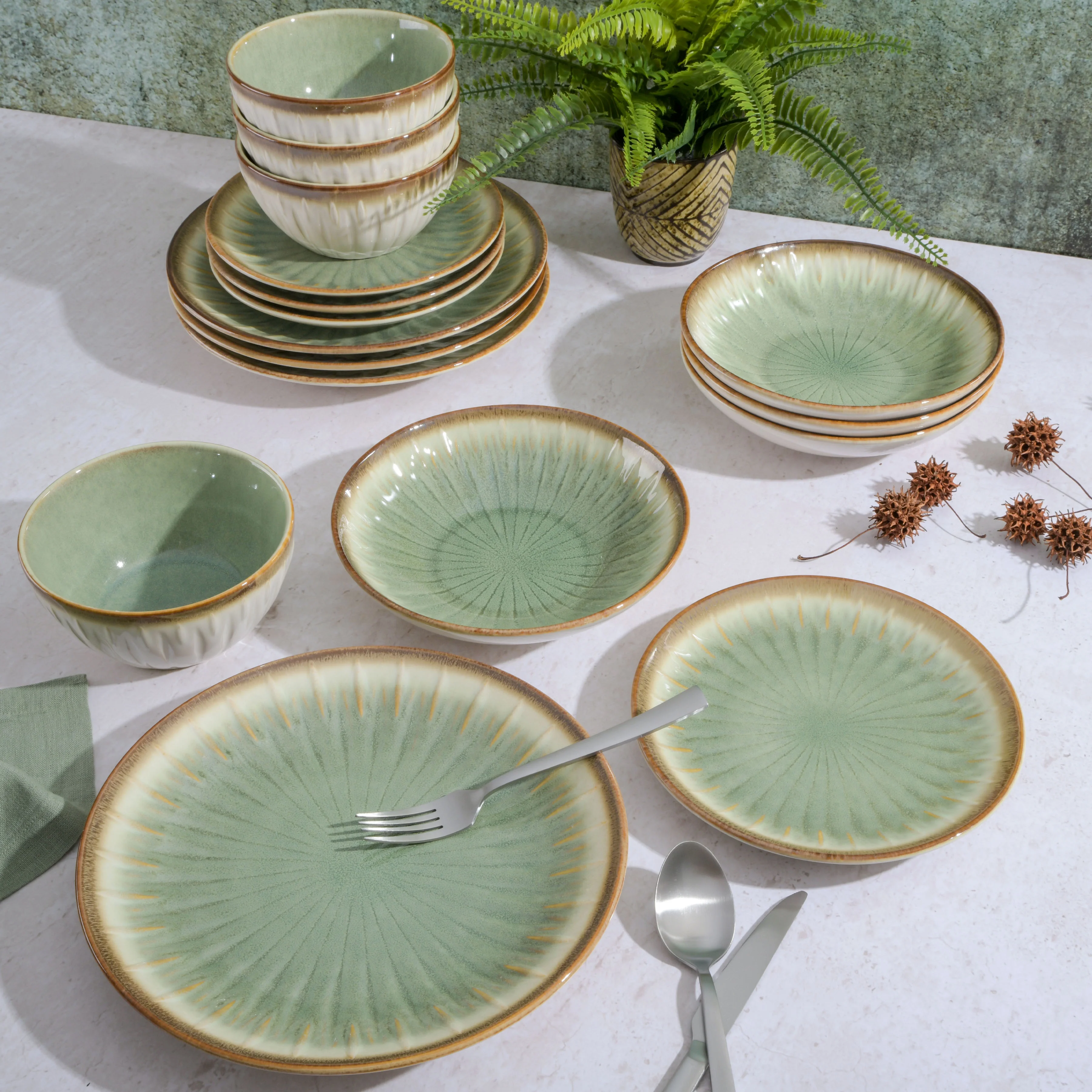 Gibson Elite Mayfair Bay 16 Piece Double Bowl Embossed Reactive Dinnerware a?? Blue