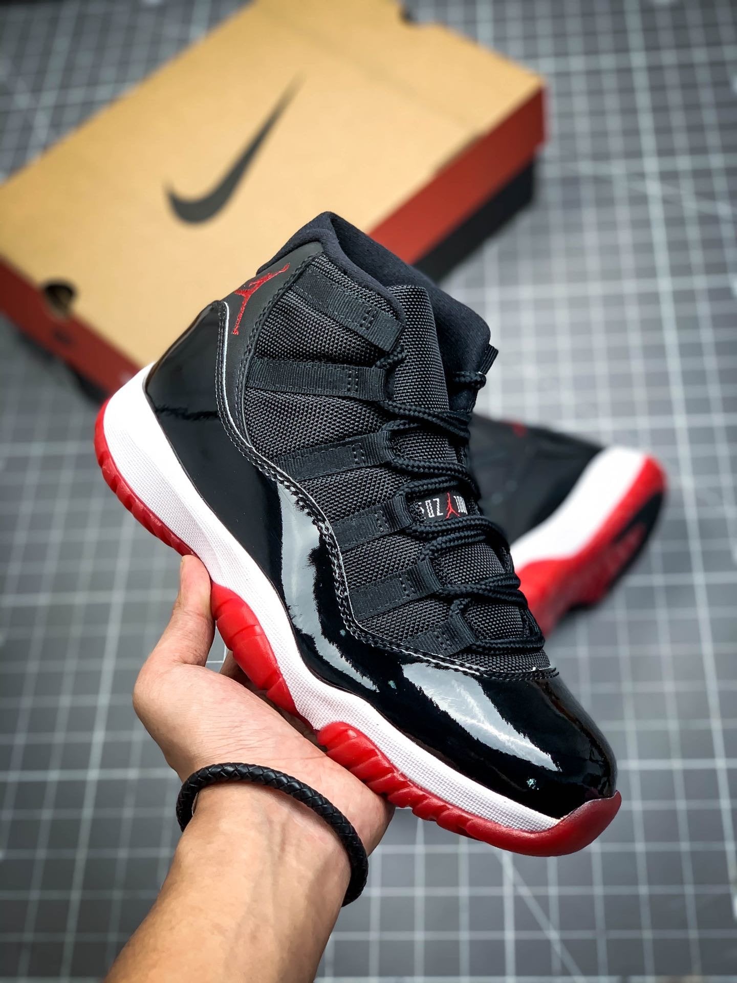 Jordan 11 Retro Bred