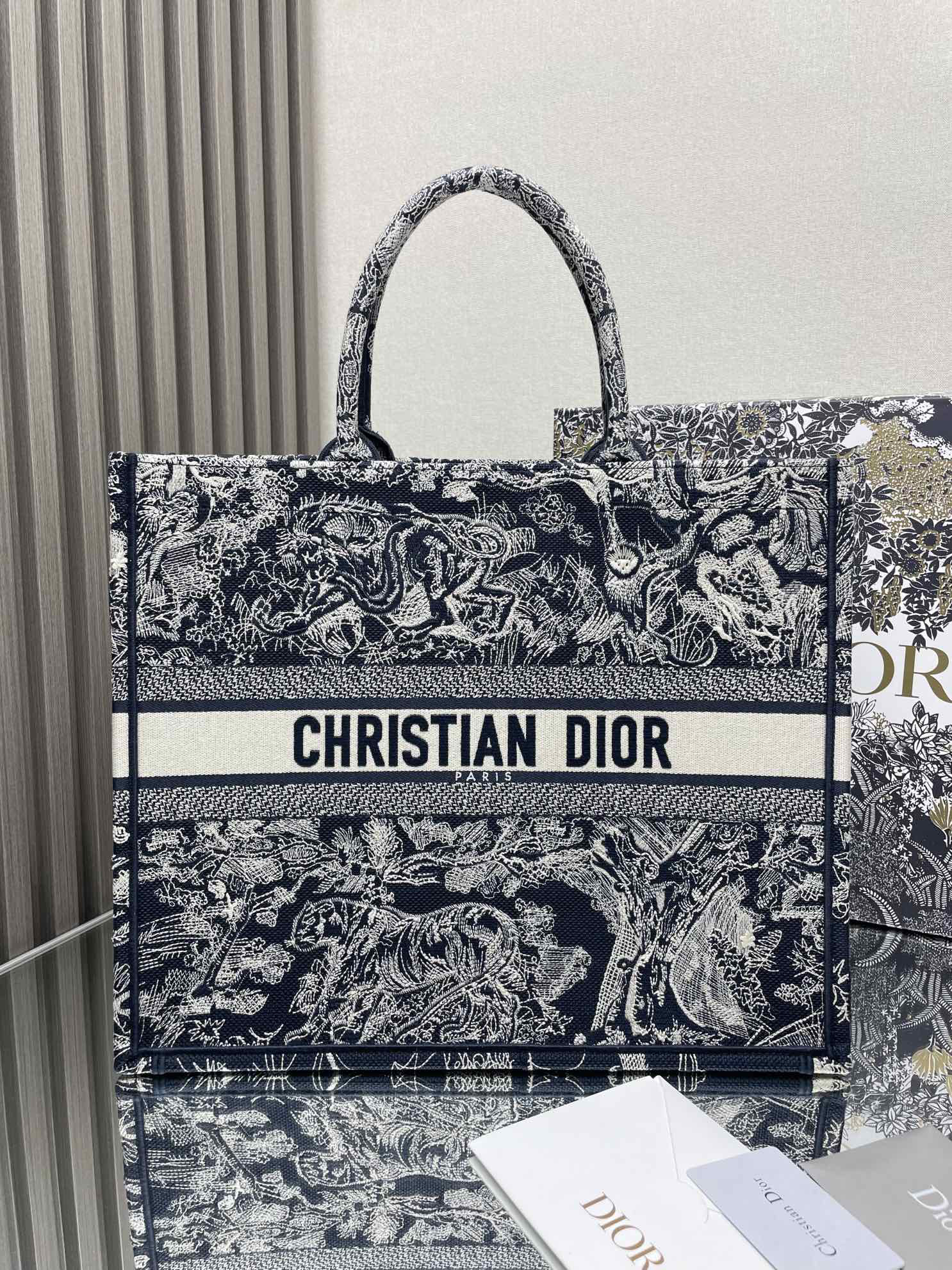 Dior p380 New Blue Tiger Large 41.5×35×18cm