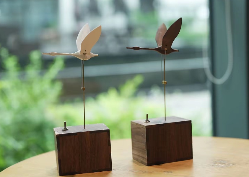 Battery Powered Flying Swan Wooden Automata Kinetic Sculpture Desktop Decor