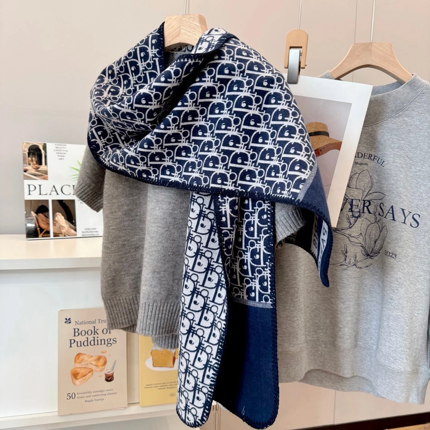 Exquisite triangular stitch double-sided design