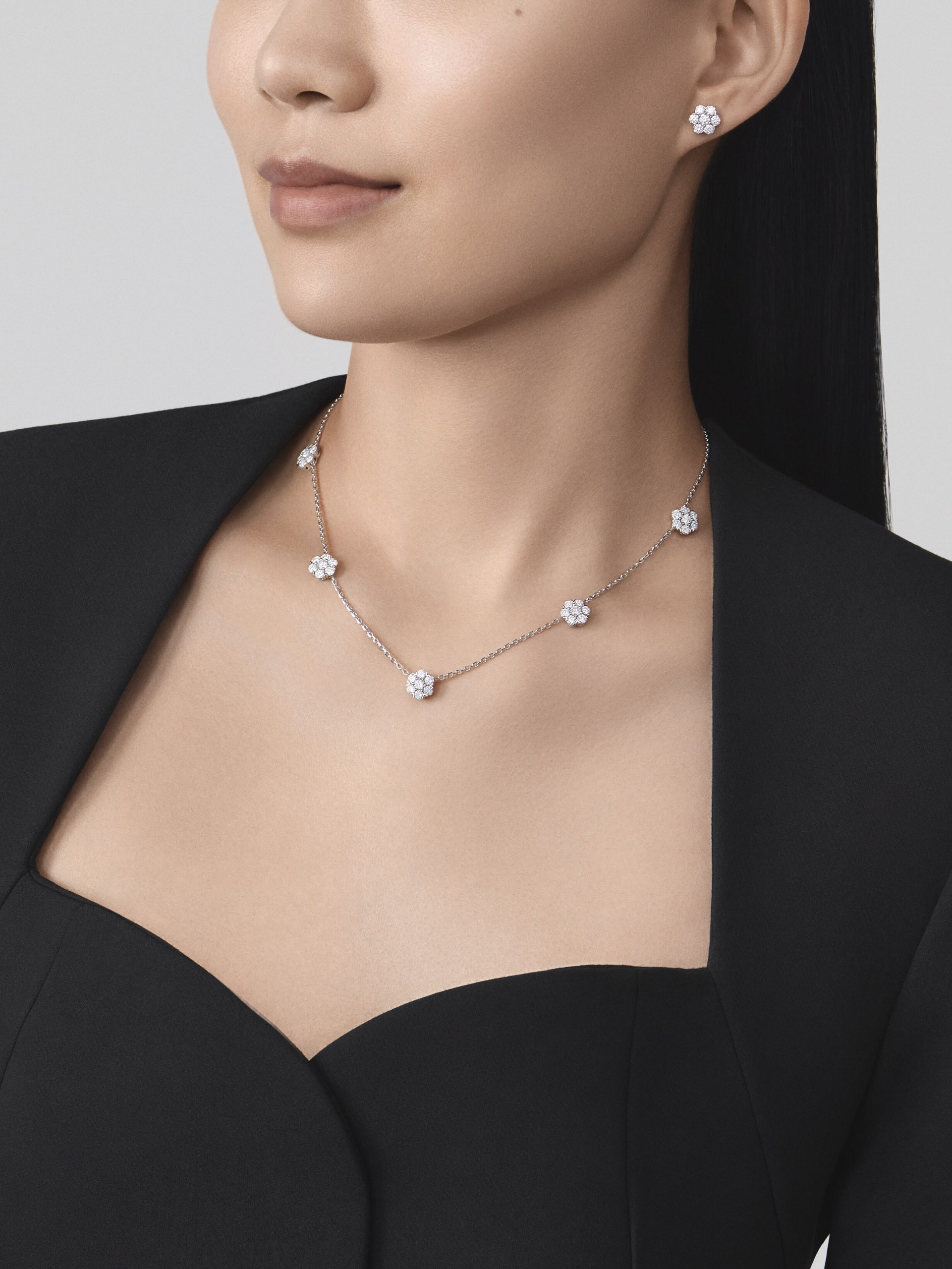 Fleurette necklace, 5 flowers