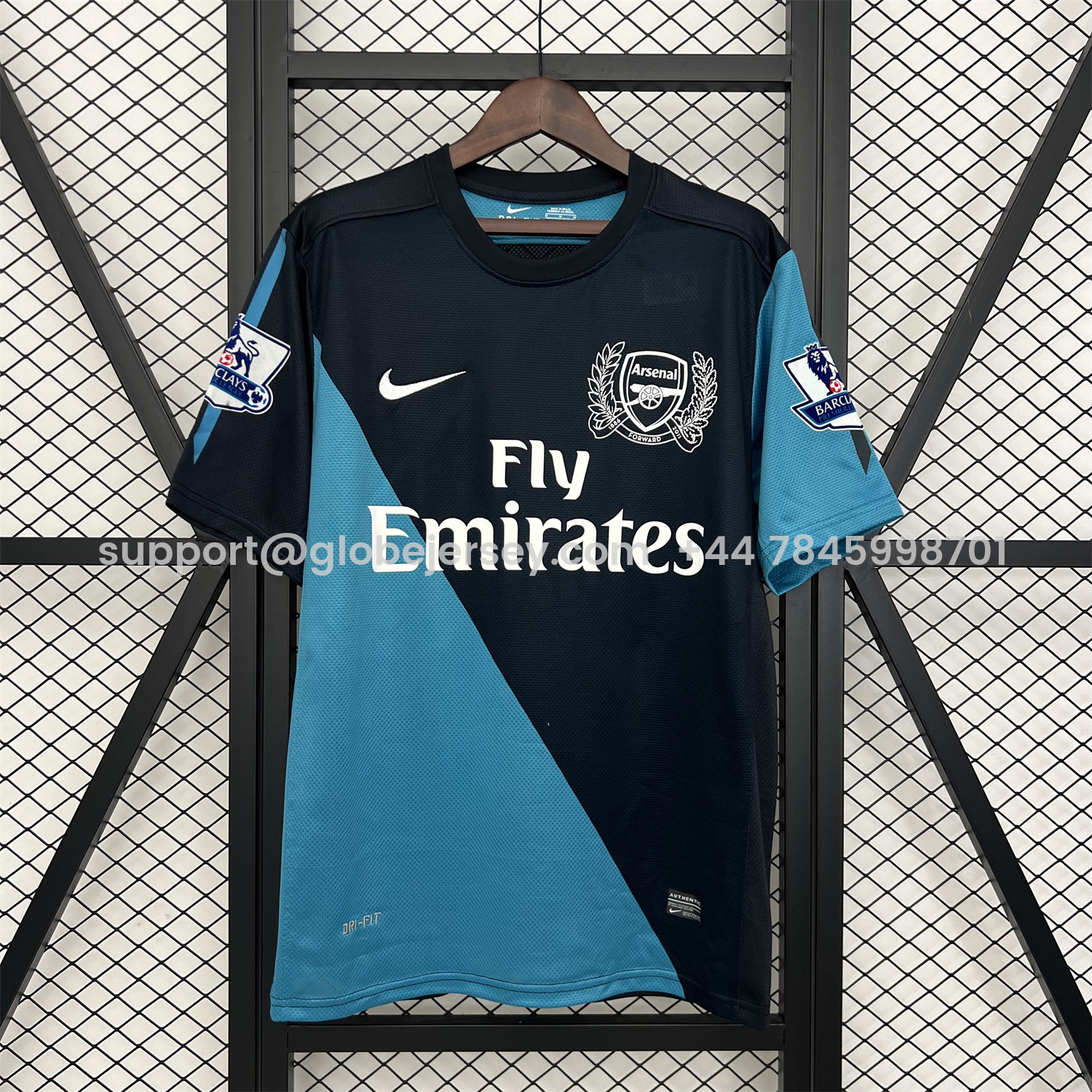 Retro Arsenal 2011-12 Away Jersey
