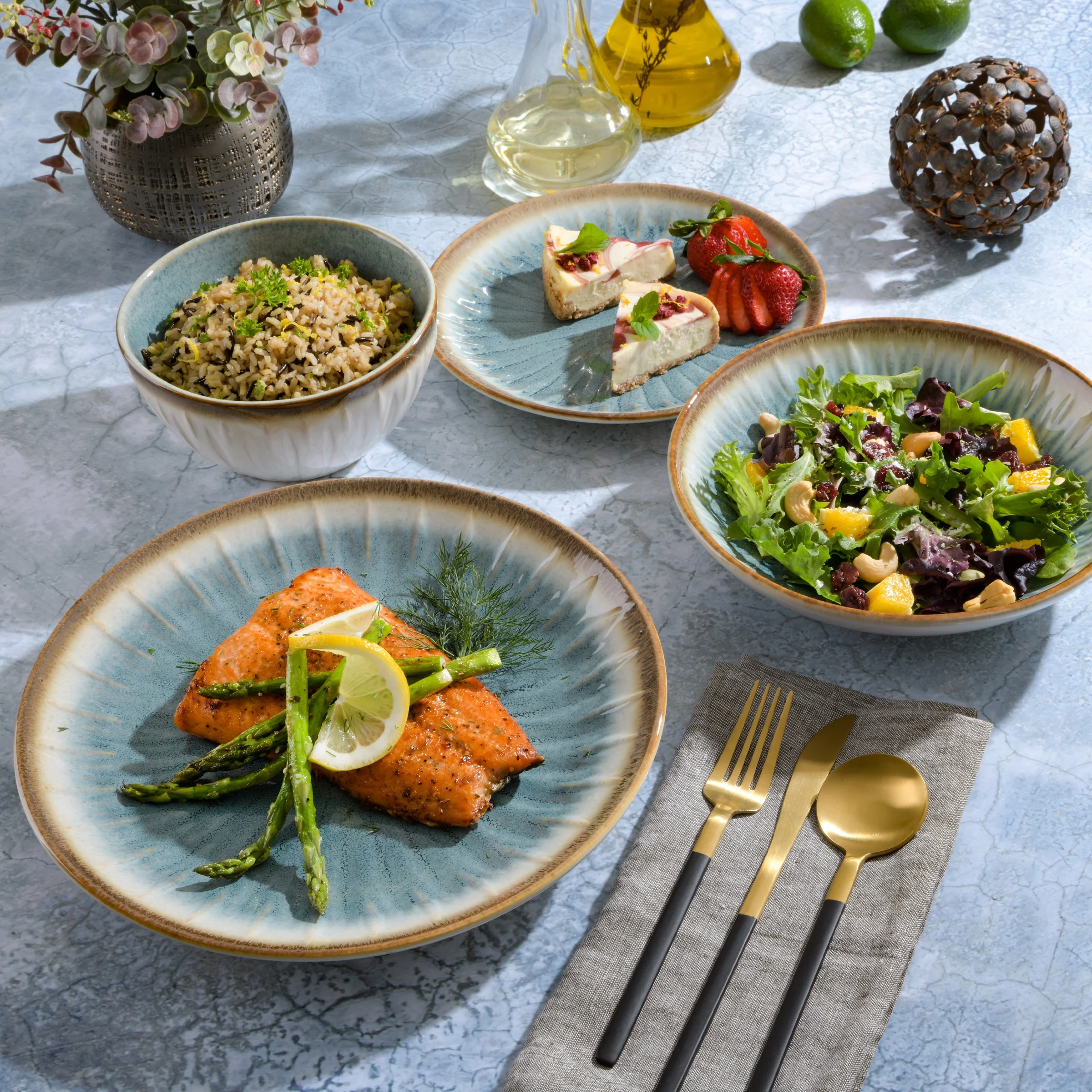 Gibson Elite Mayfair Bay 16 Piece Double Bowl Embossed Reactive Dinnerware a?? Blue