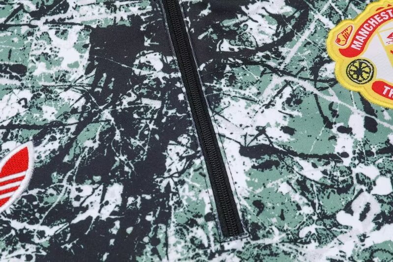 2024/25 Manchester United Half Zip Training Kit..