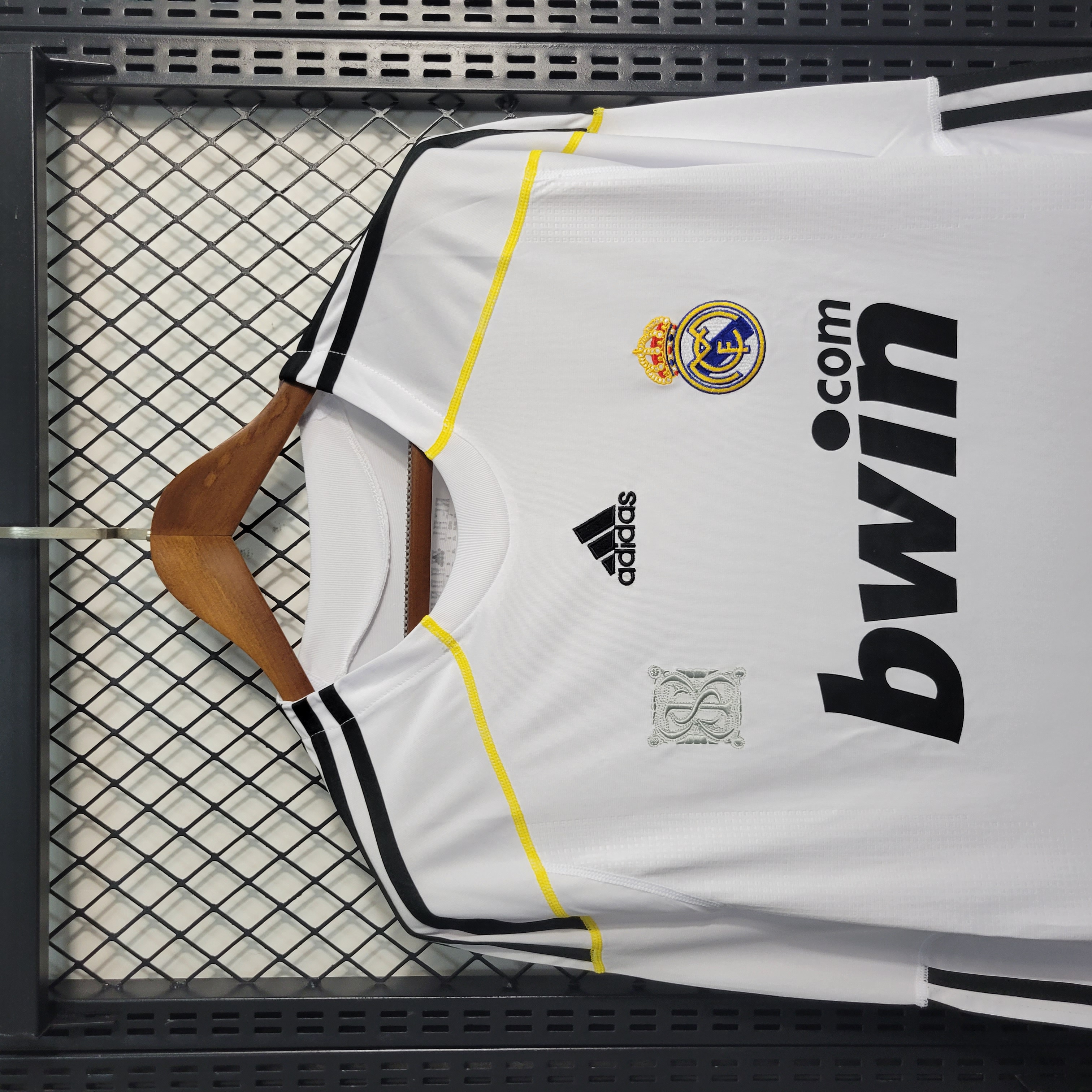 2009/10 Real Madrid Home Long Sleeve Retro Shirt - Fans Edition