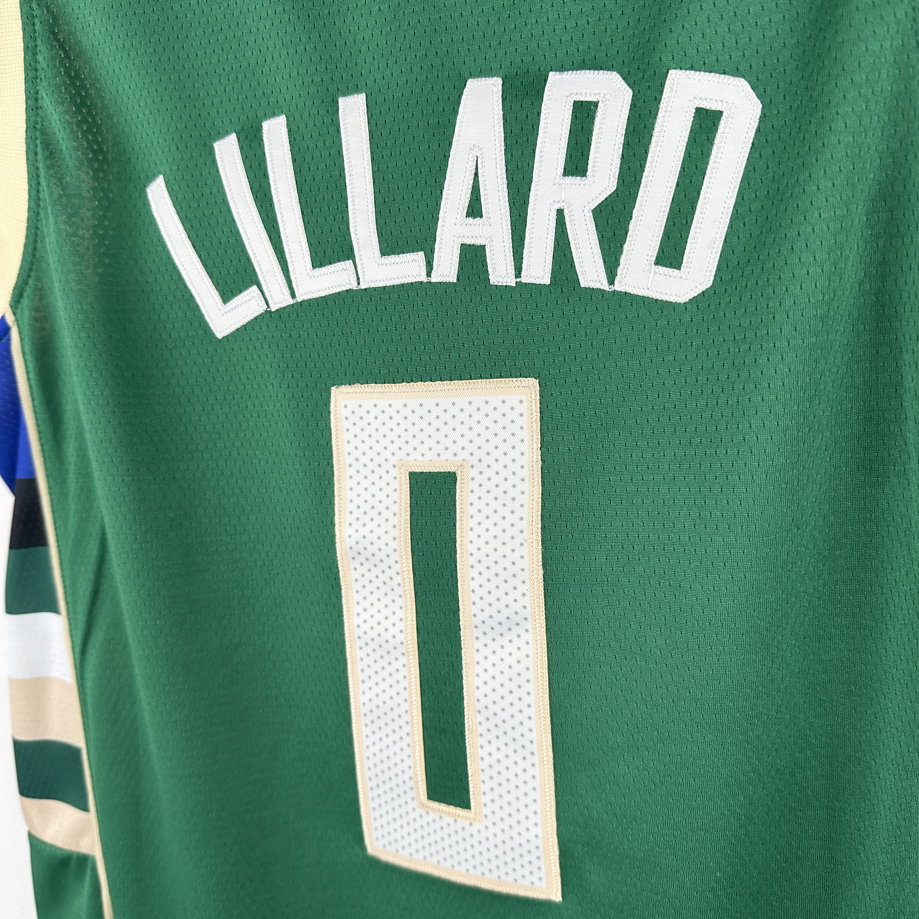 Embroidered Bucks V-neck Green No. 0 Lillard