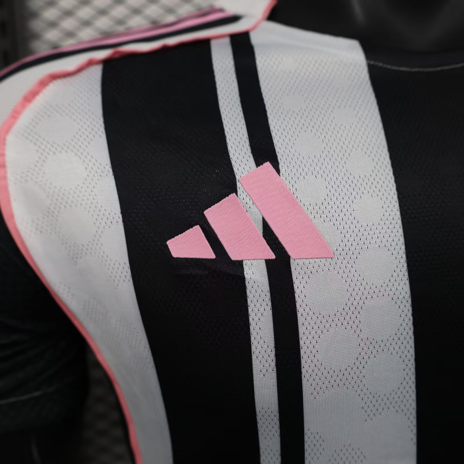 2025/2026 Player Version Juventus Home Football Shirt 1:1 Thai Quality