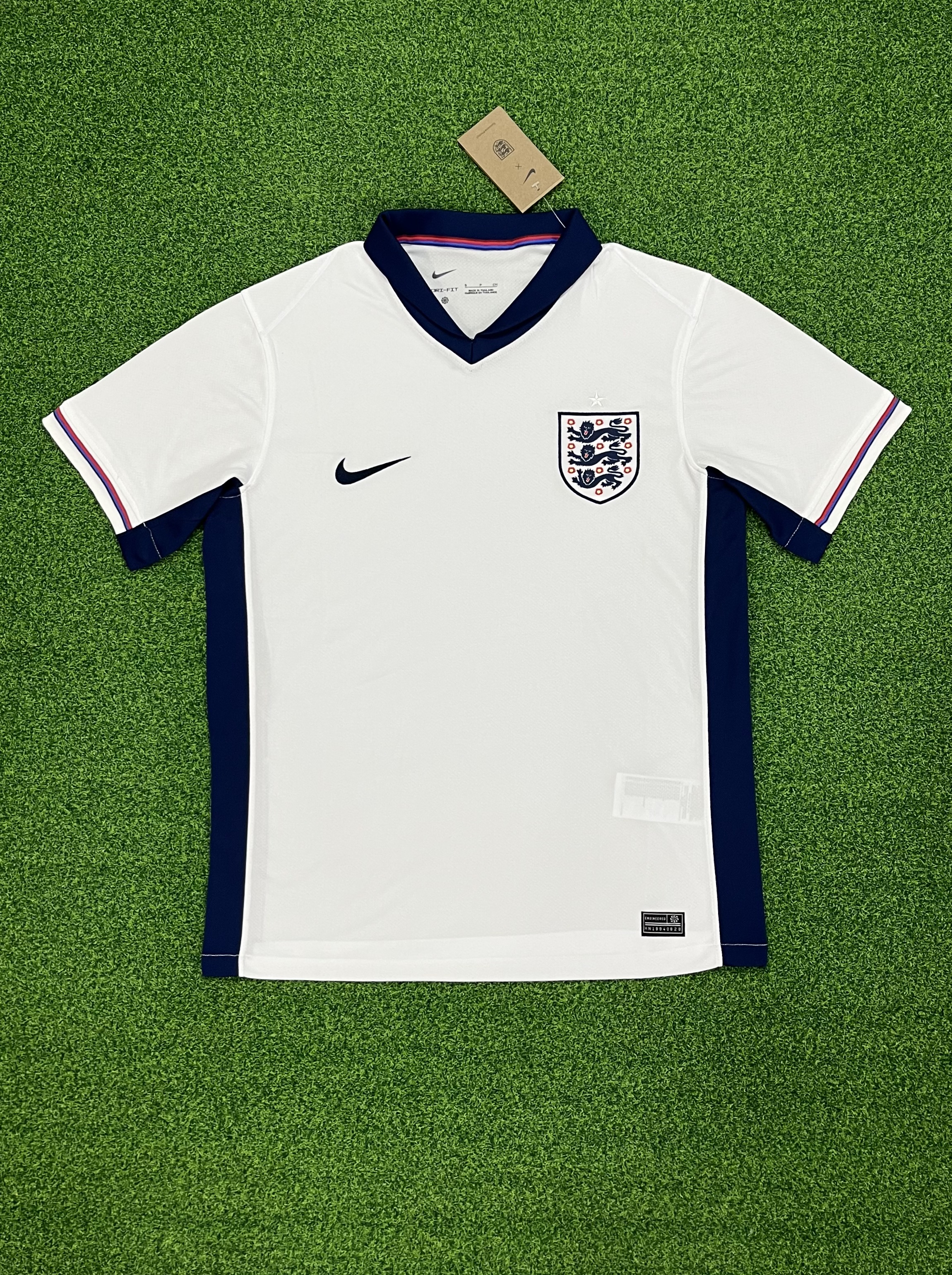 2425 England home jersey...Player embroidery version