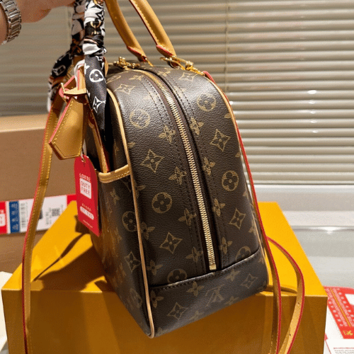 Louis Vuitton Deauville MM Monogram Brown 13.8 Inches
