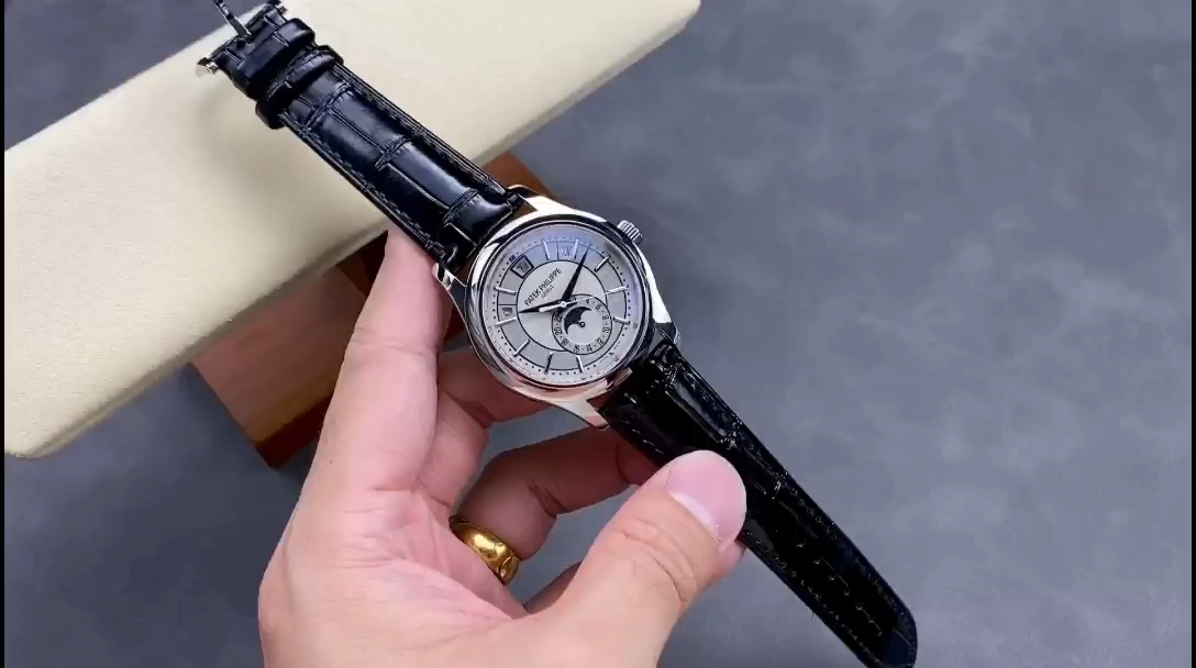 【Super Clone】Replica Patek Philippe Complications Annual Calendar 5205G 001 Mens Watch