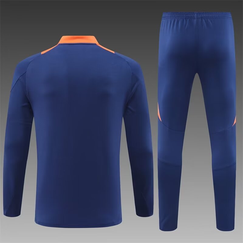 2024/25 Manchester United Half Zip Training Kit..