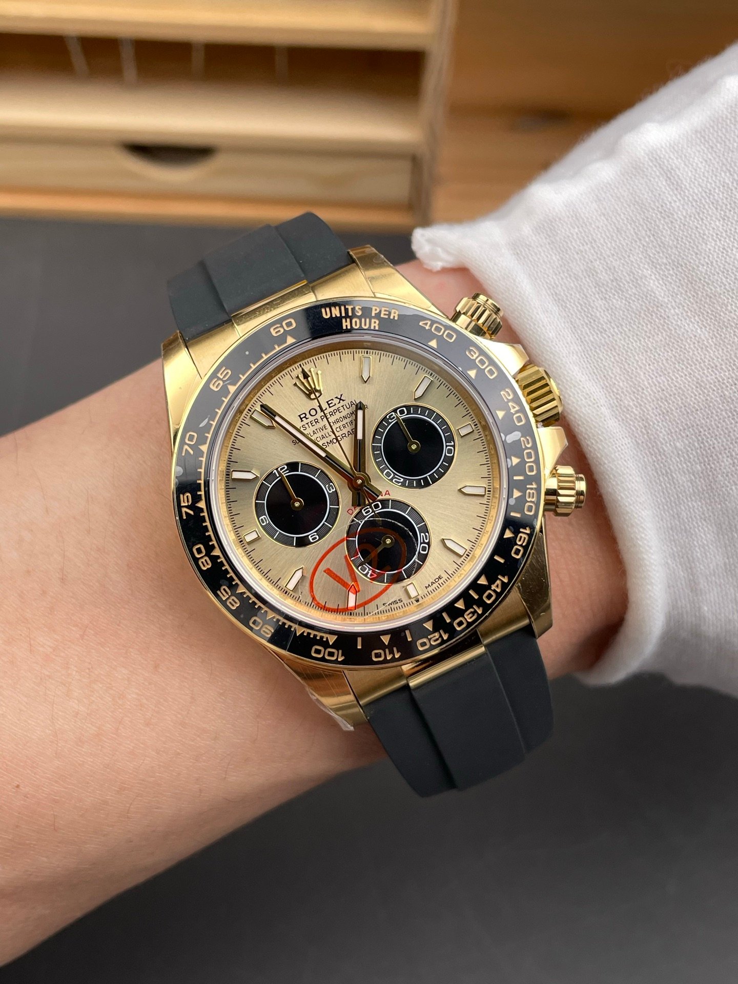 Rolex Daytona Gold Rubber Special Edition V2