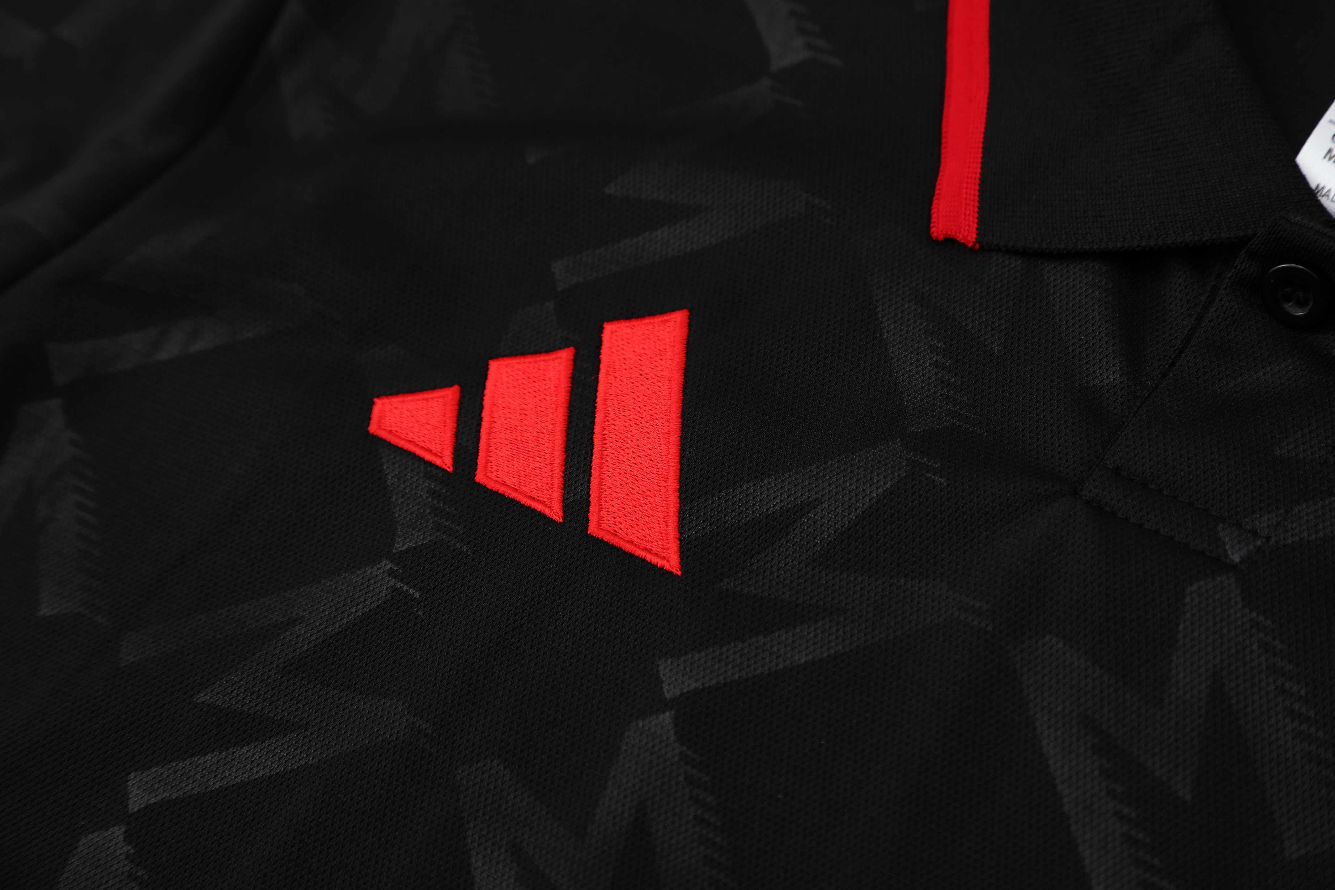 25-26 Manchester United (Polo Shirt) Black Training Shirt - Fan Edition