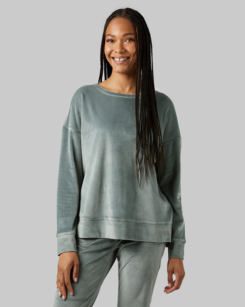 WOMEN'S SOFT VELOUR CREW TOP