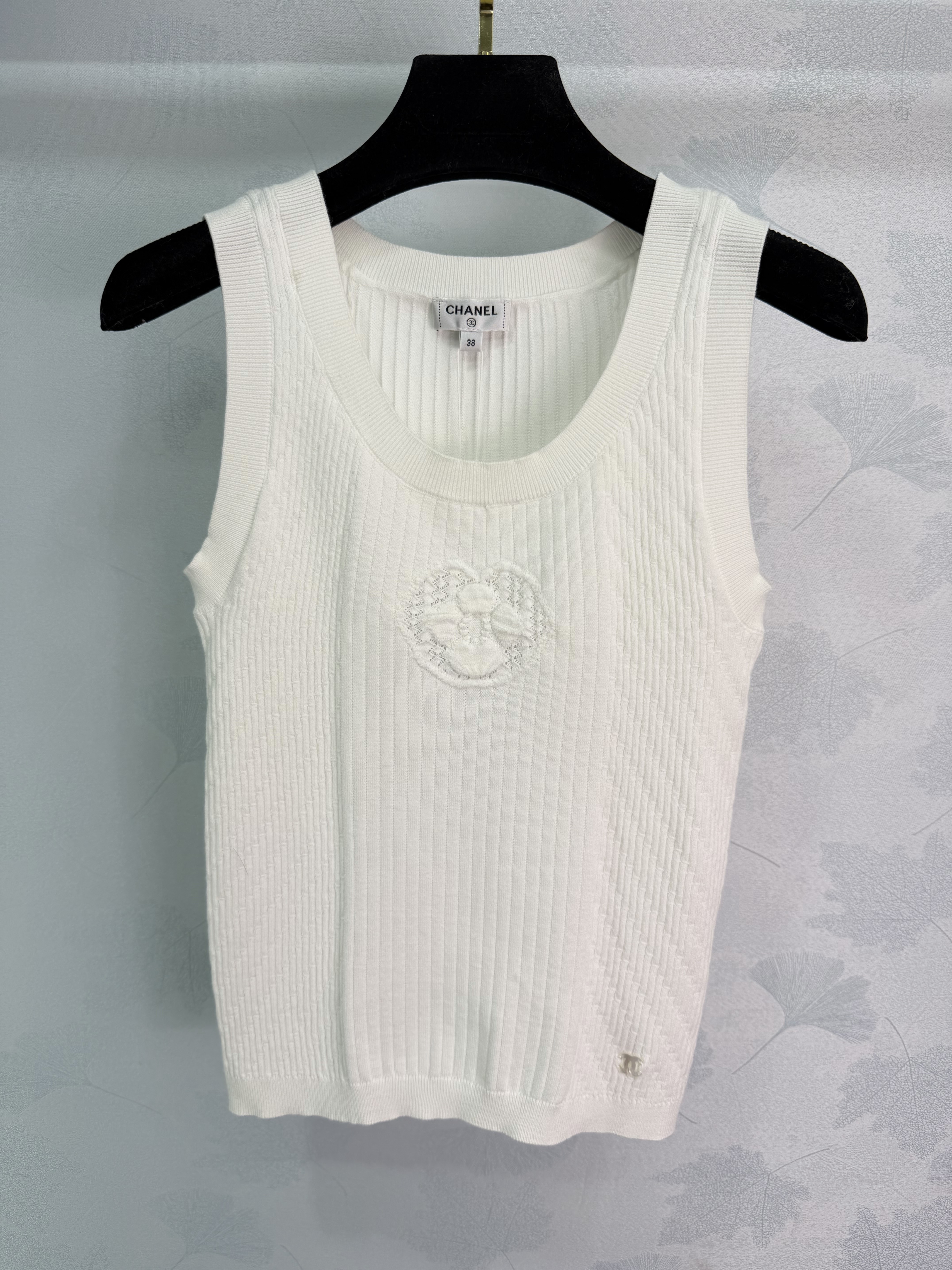 New early spring knitted vest