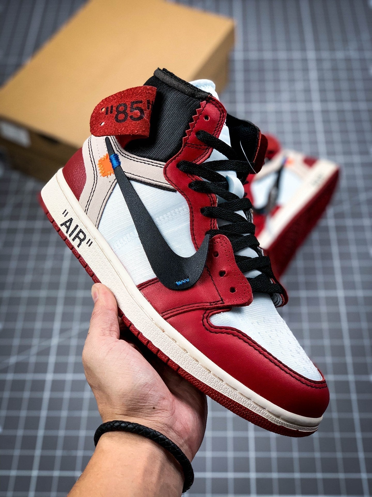 Jordan 1 Retro High Off-White Chicago
