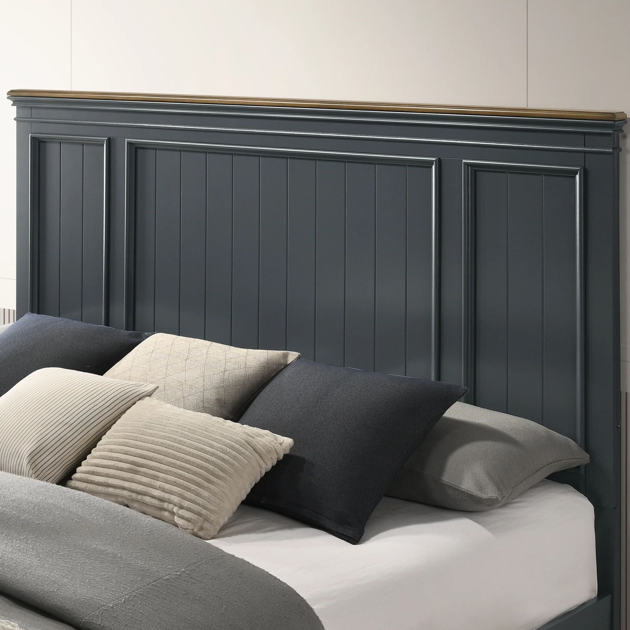 Roundhill Furniture Clelane Wood Bedroom Set Panel King Bed, Dresser, Mirror, and Nightstand