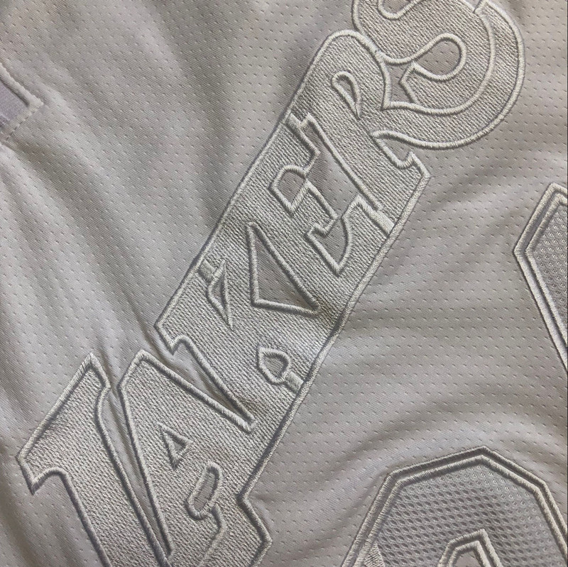 Los Angeles Lakers Bryant White 24 MN