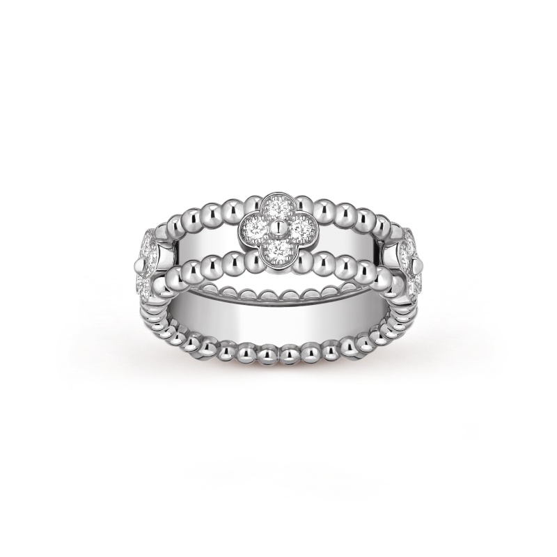 Perlee sweet clovers ring