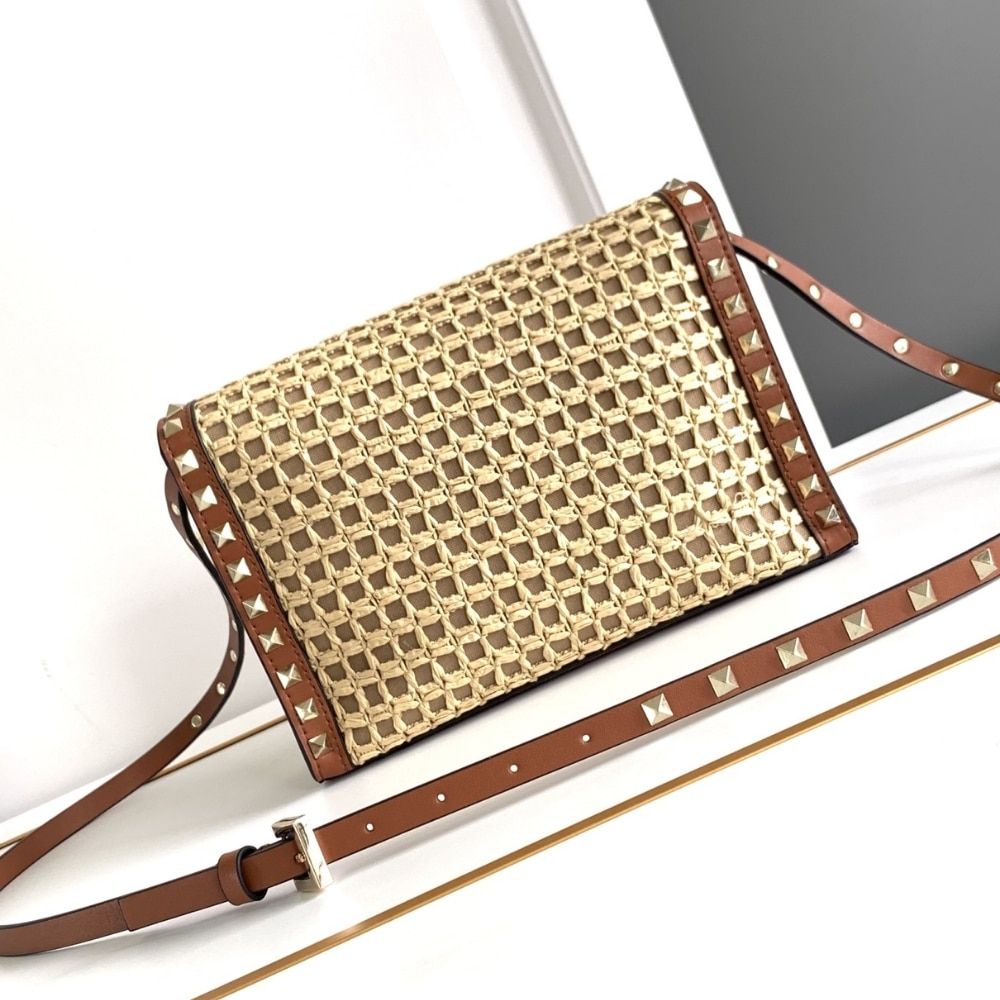 Valentino Garavani Rockstud Small Raffia Shoulder Bag Natural 8.9 Inches