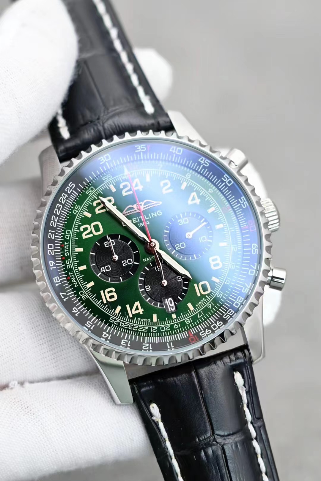 【Super Clone】Navitimer Cosmanaute 41mm Limited Edition Mens Watch Green