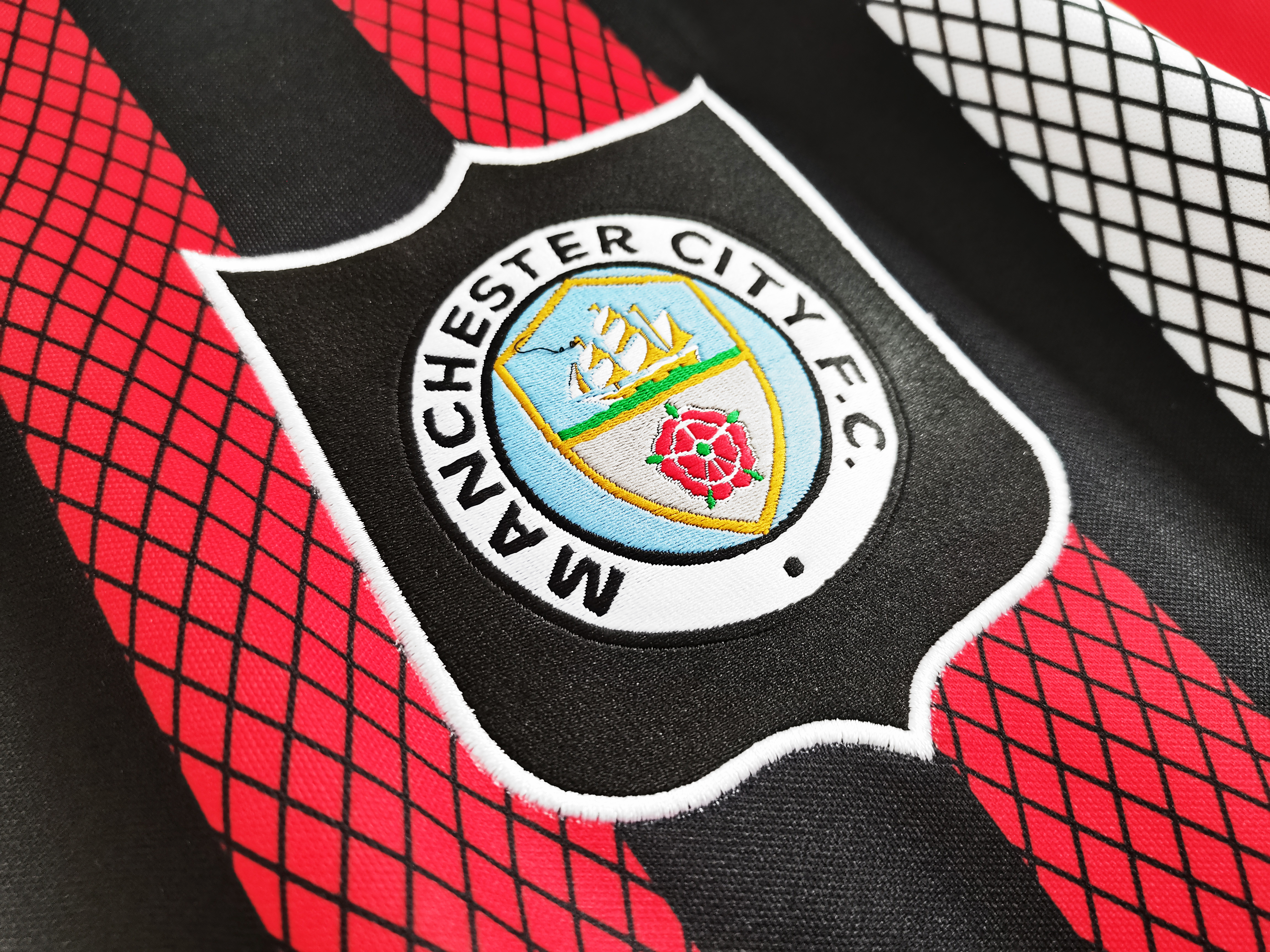 1994/96 season Manchester City away retro jersey - fans edition