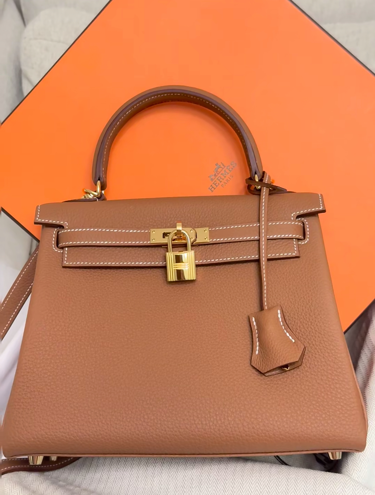 Hermès Kelly 25-28 Gold Brown Custom