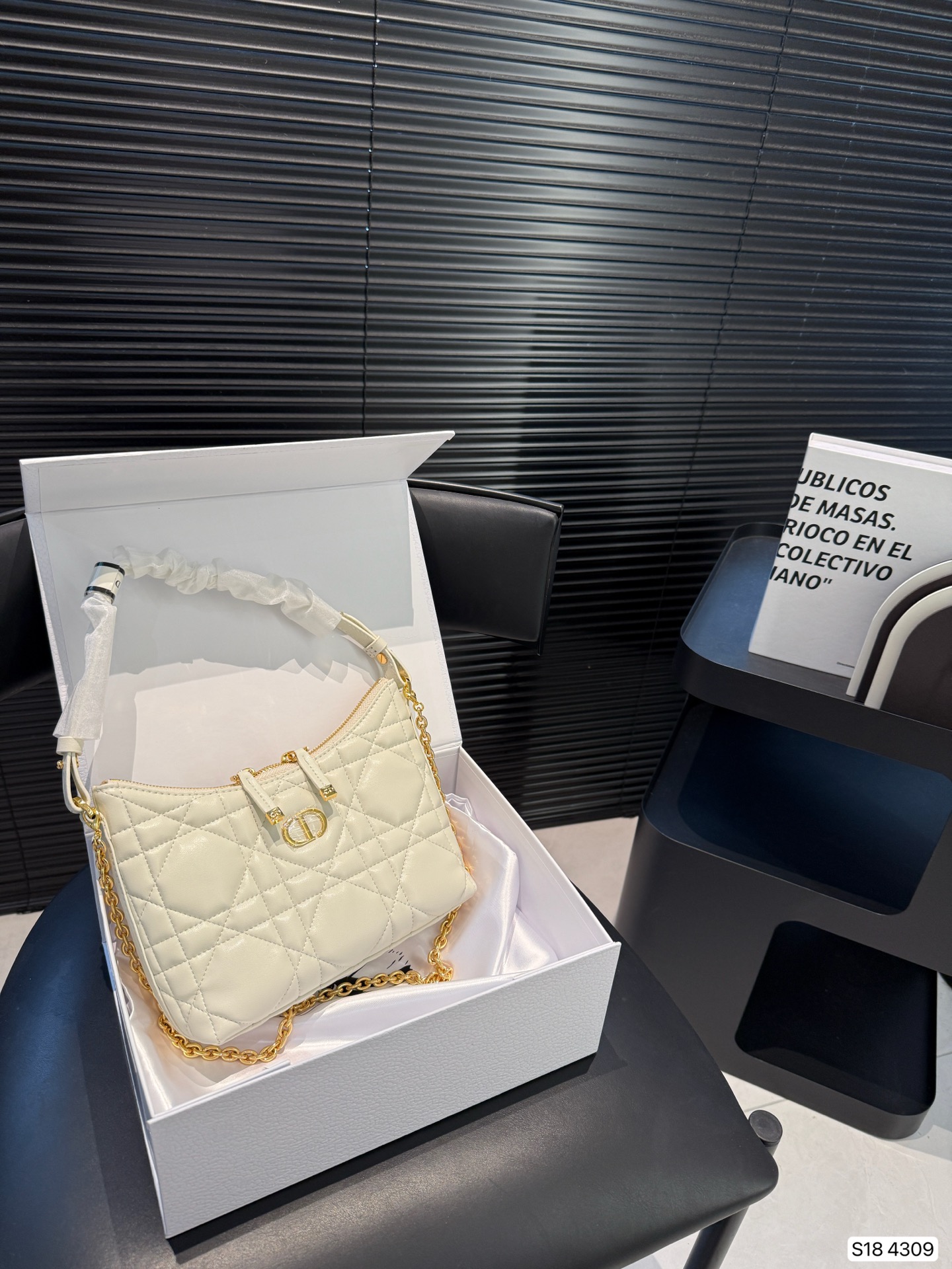 Dior chain handbag!